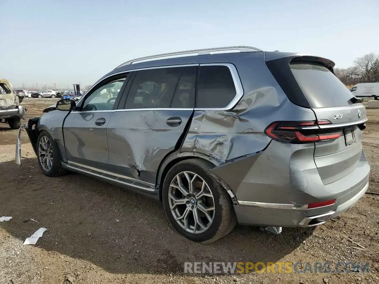 2 Photograph of a damaged car 5UX23EM0XR9S60730 BMW X7 2024