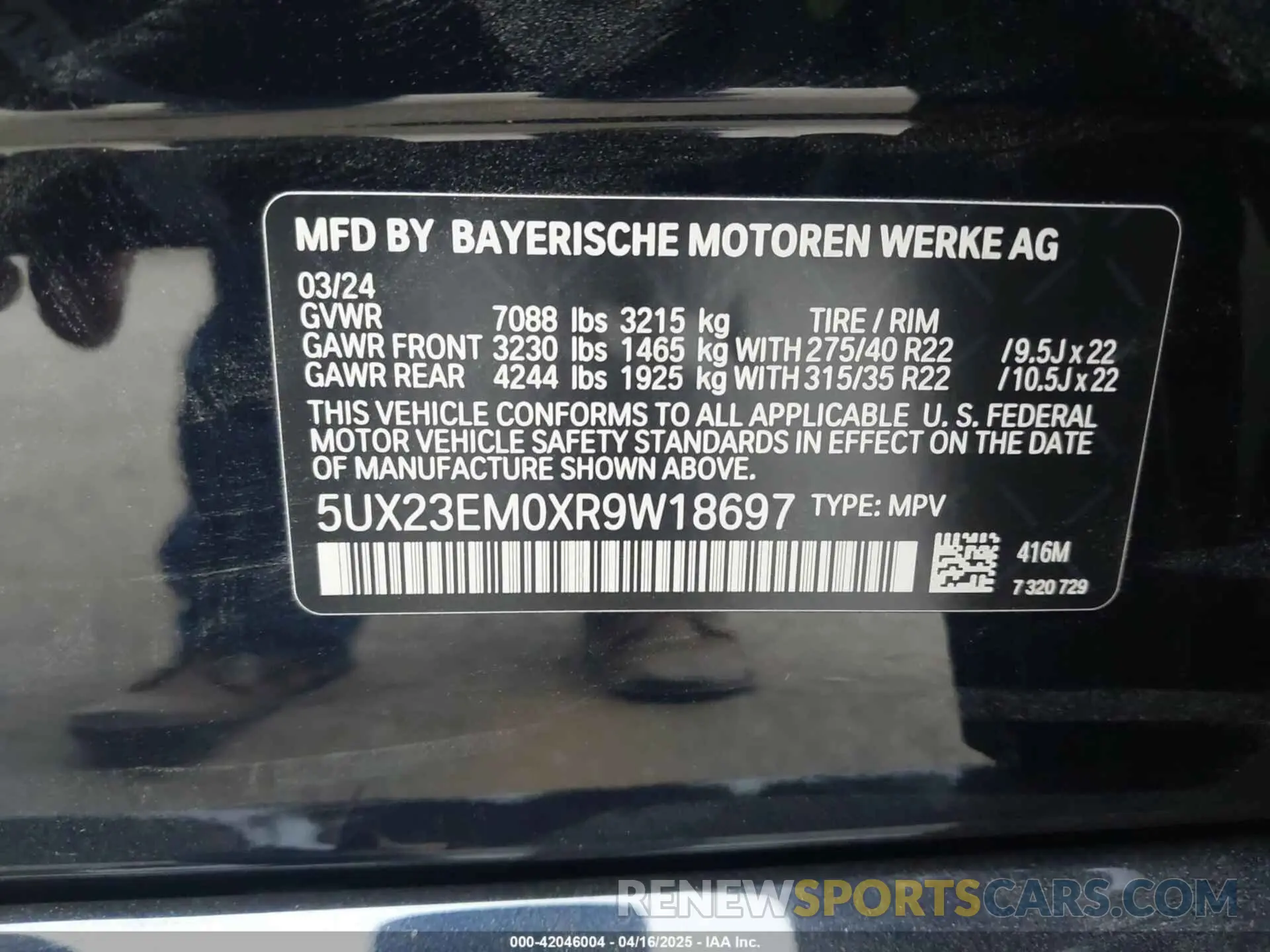 9 Photograph of a damaged car 5UX23EM0XR9W18697 BMW X7 2024