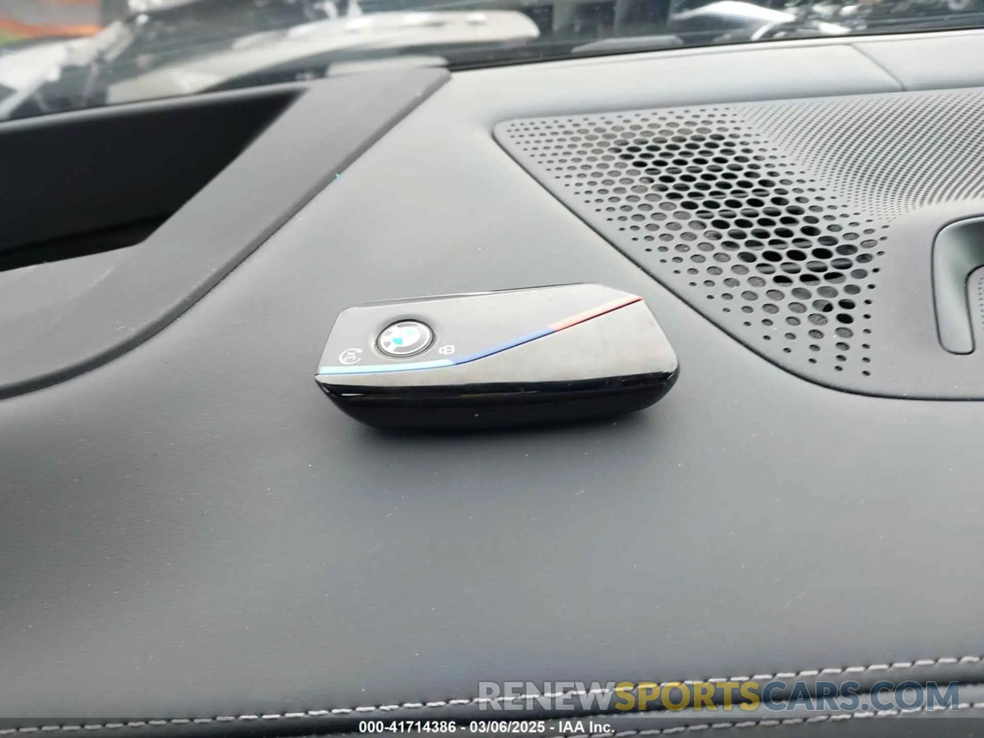 11 Photograph of a damaged car 5UX33EM05R9V43363 BMW X7 2024