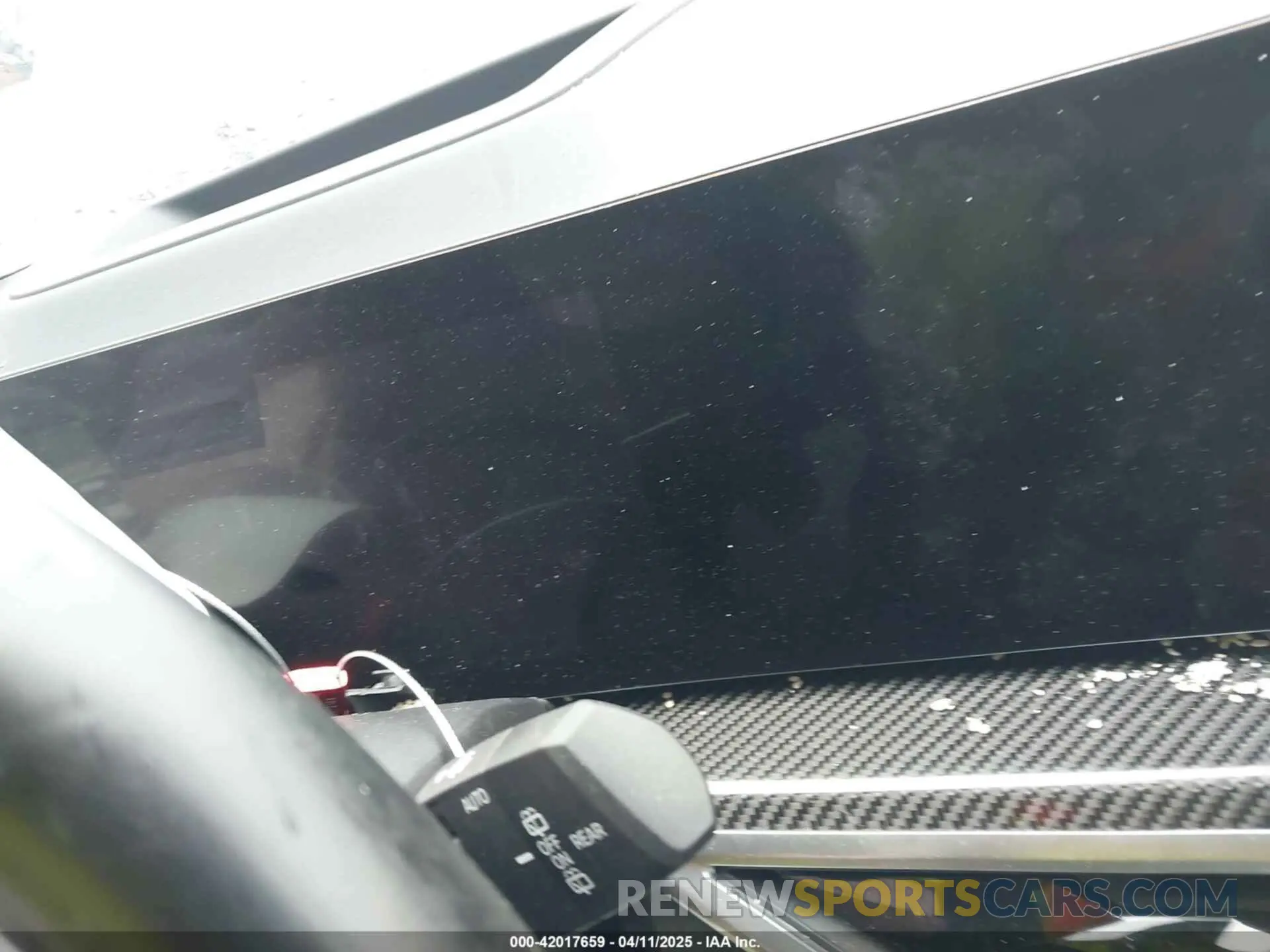 15 Photograph of a damaged car 5UX33EM08R9U05543 BMW X7 2024