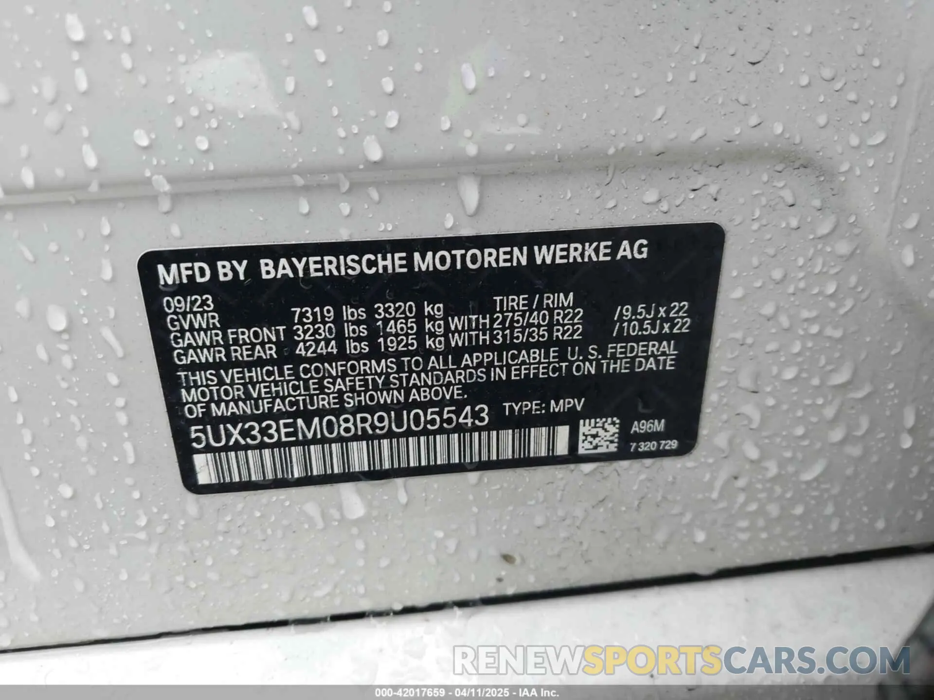 9 Photograph of a damaged car 5UX33EM08R9U05543 BMW X7 2024