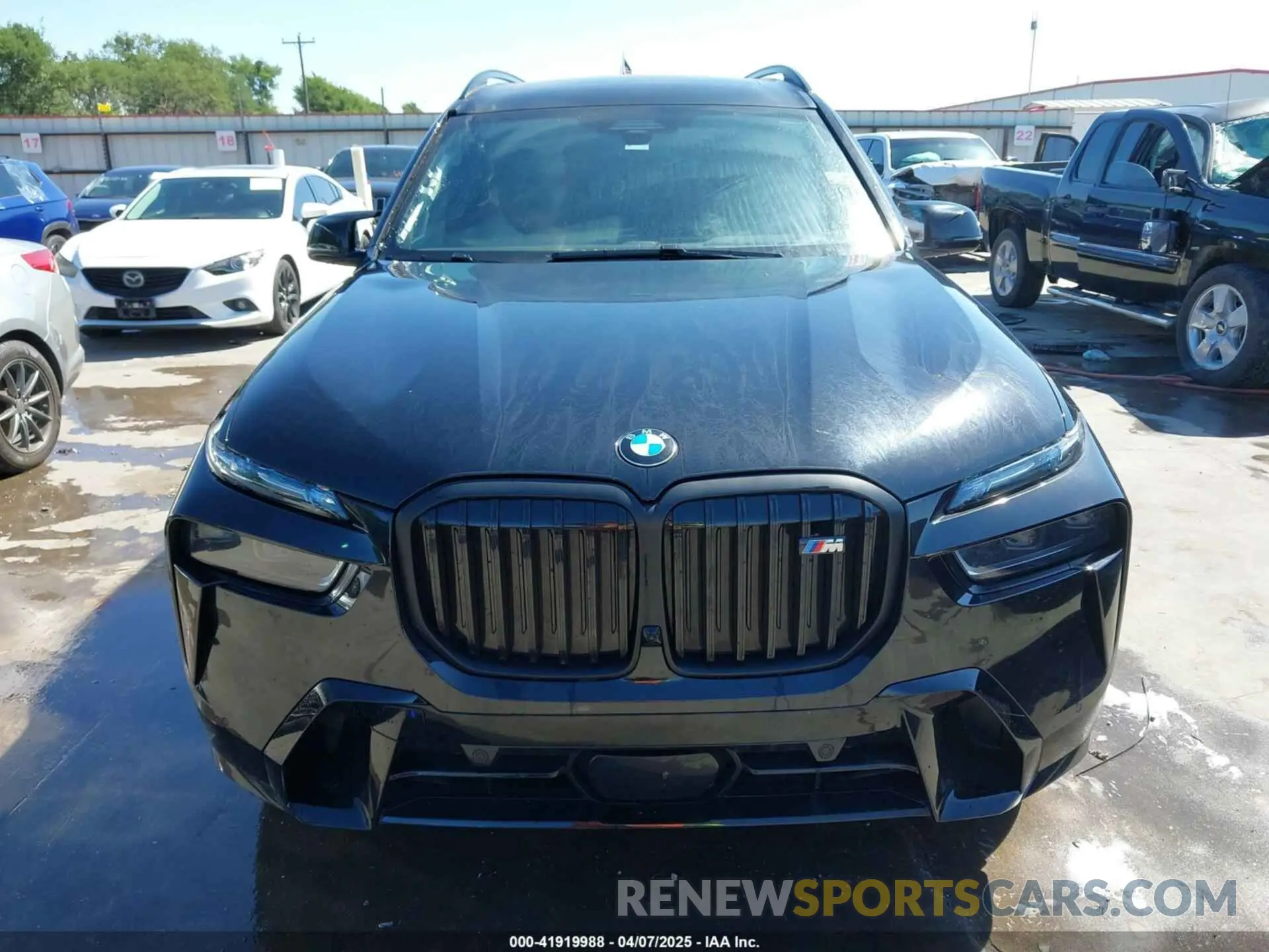 13 Photograph of a damaged car 5UX33EM09R9U06877 BMW X7 2024