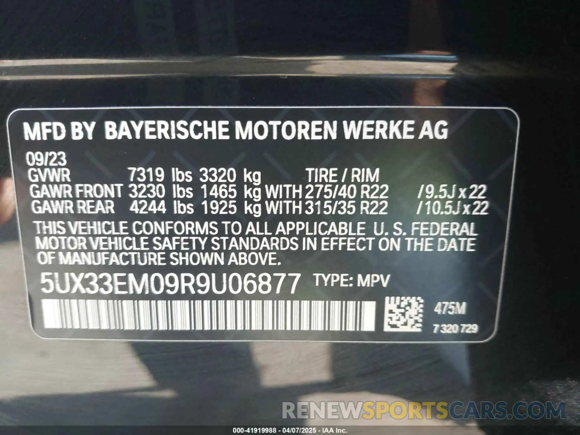 9 Photograph of a damaged car 5UX33EM09R9U06877 BMW X7 2024