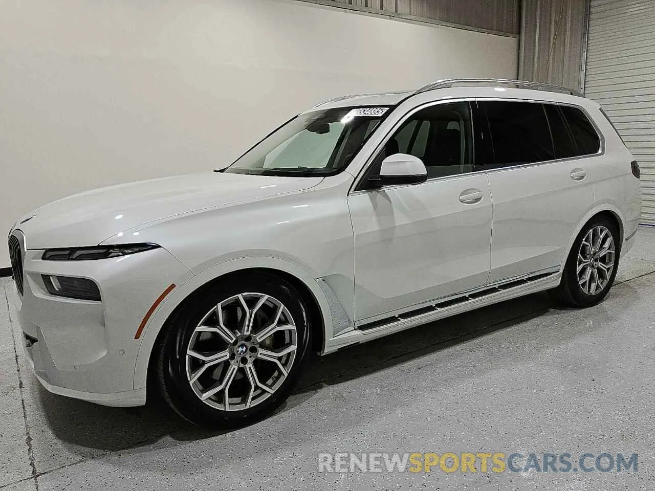 1 Photograph of a damaged car 5UX23EM00S9W33358 BMW X7 2025