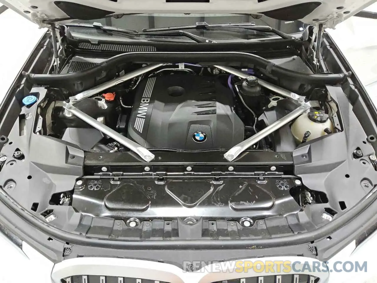 12 Photograph of a damaged car 5UX23EM00S9W33358 BMW X7 2025