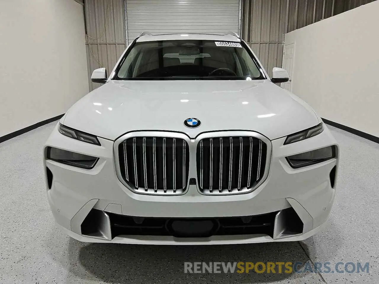 5 Photograph of a damaged car 5UX23EM00S9W33358 BMW X7 2025