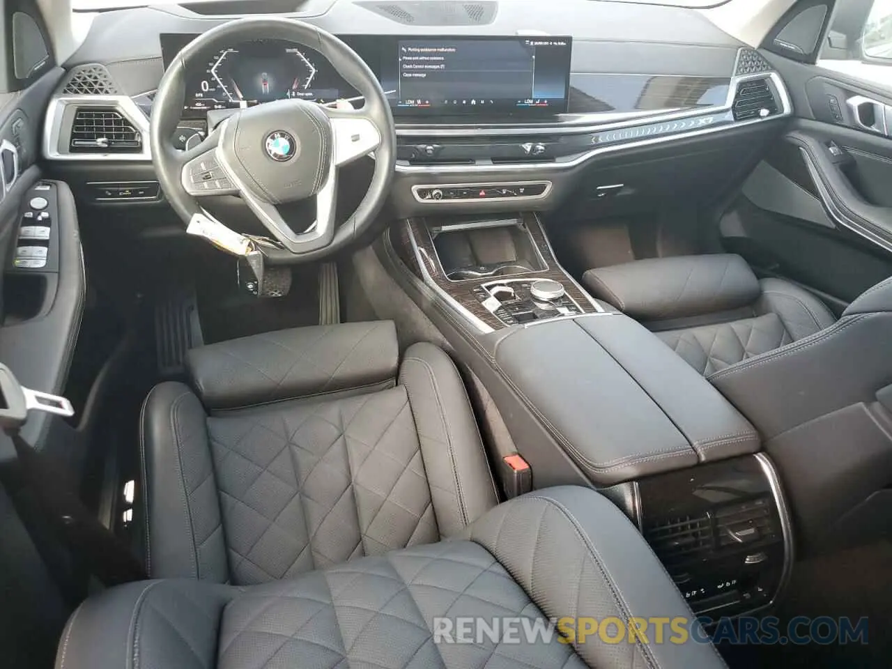 8 Photograph of a damaged car 5UX23EM01S9W35037 BMW X7 2025