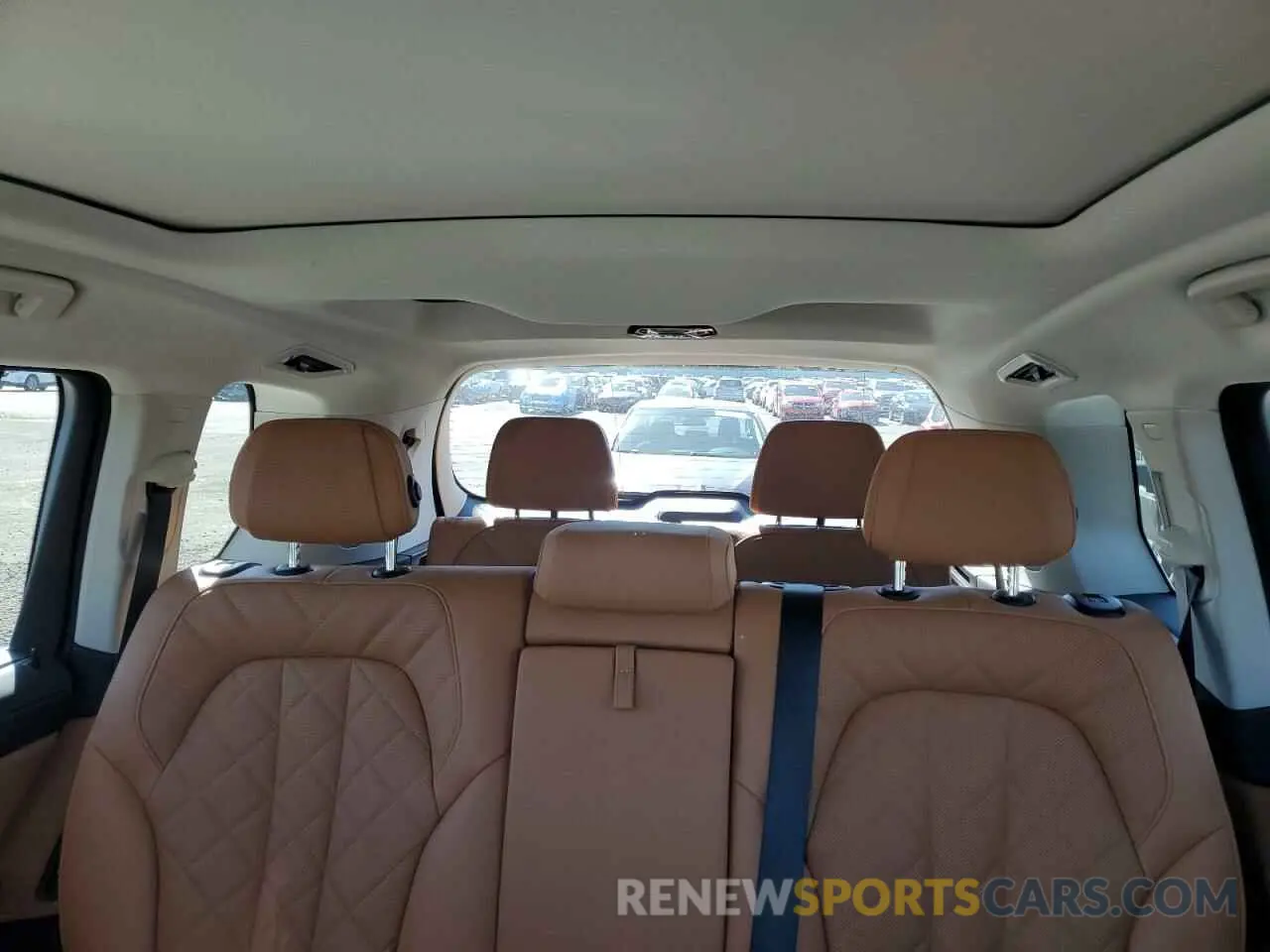 10 Photograph of a damaged car 5UX23EM01S9W56339 BMW X7 2025