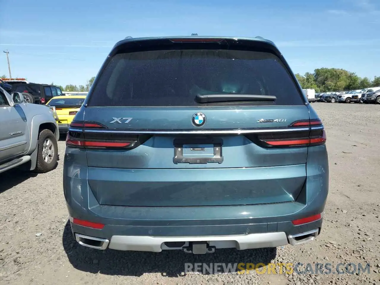 6 Photograph of a damaged car 5UX23EM01S9W56339 BMW X7 2025