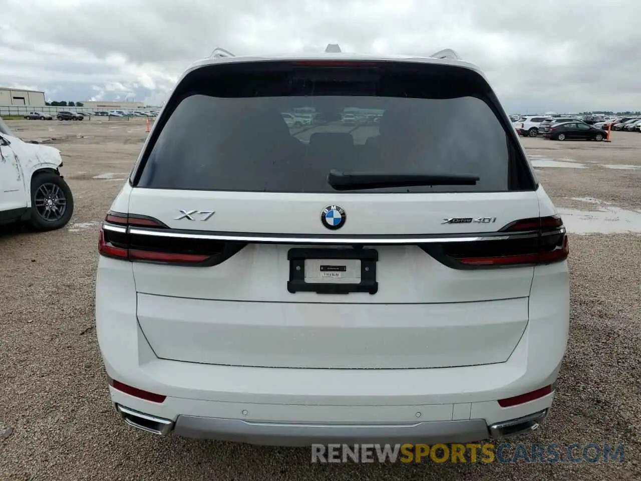 6 Photograph of a damaged car 5UX23EM03S9Z52298 BMW X7 2025