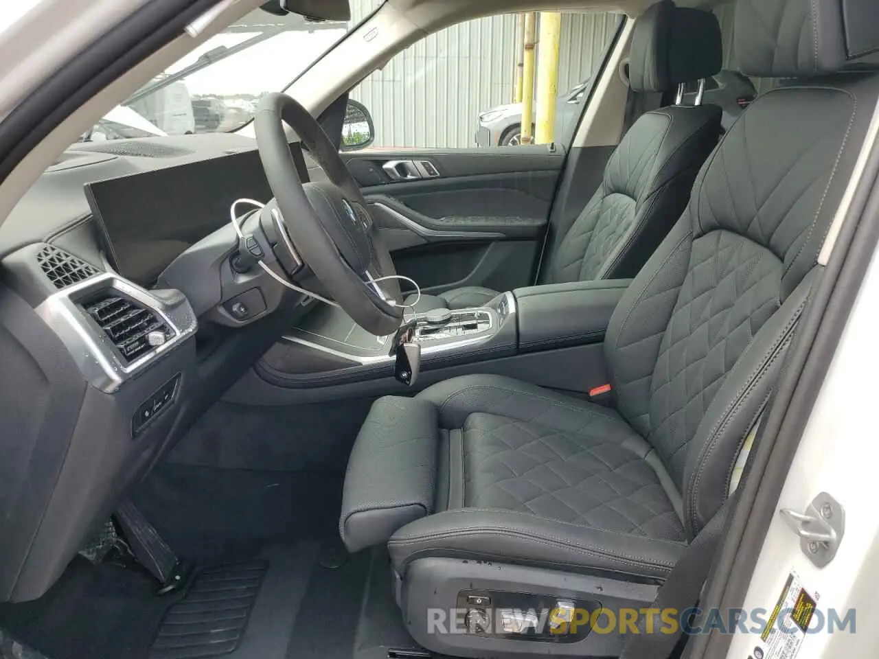 7 Photograph of a damaged car 5UX23EM03S9Z52298 BMW X7 2025