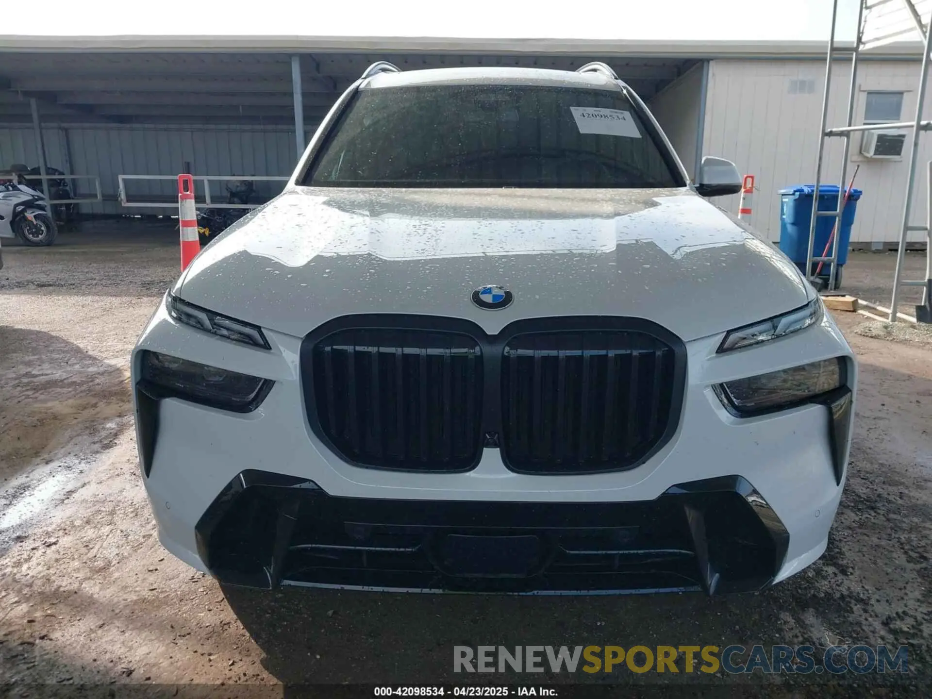12 Photograph of a damaged car 5UX23EM03S9Z89867 BMW X7 2025