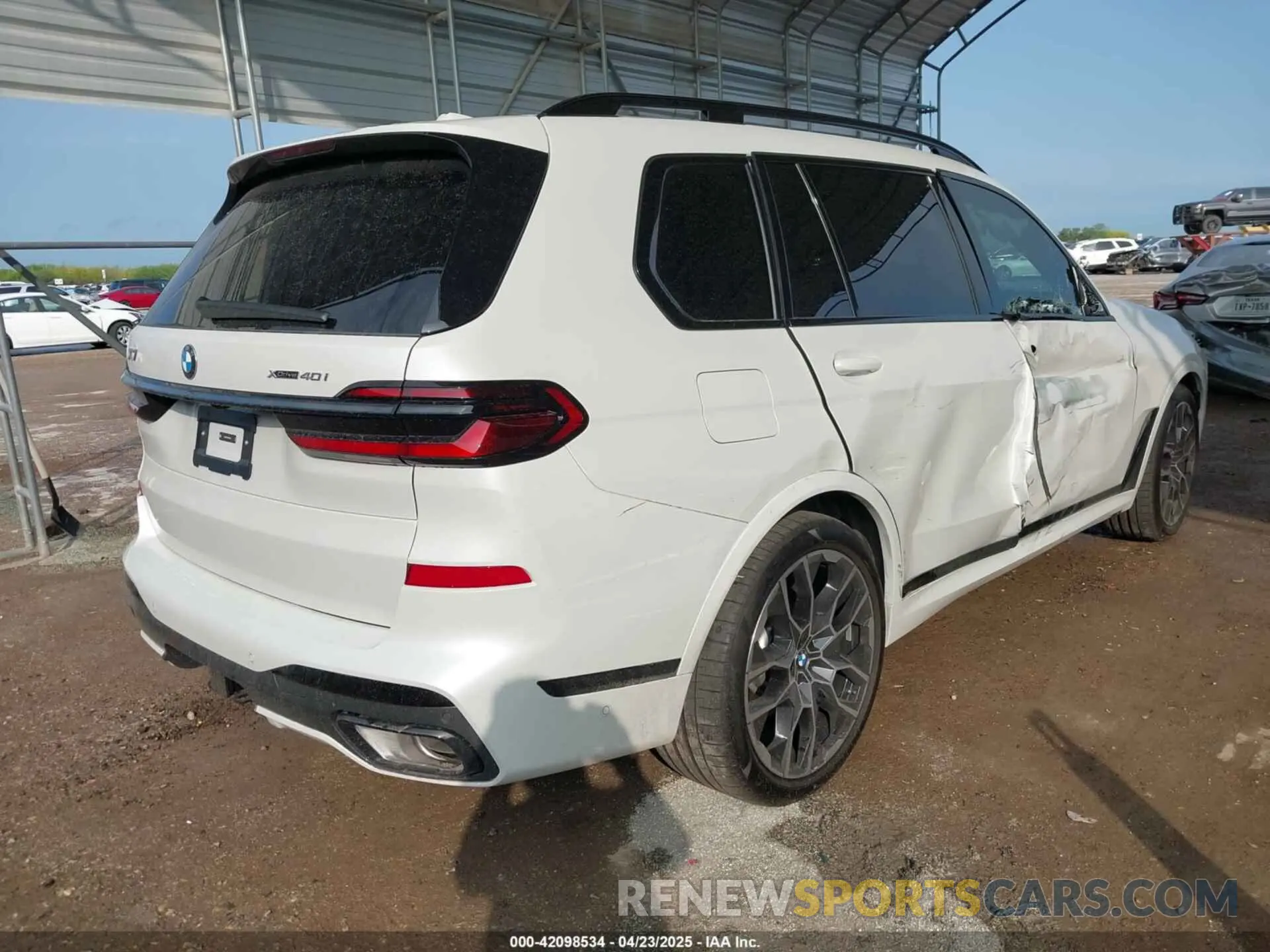 4 Photograph of a damaged car 5UX23EM03S9Z89867 BMW X7 2025