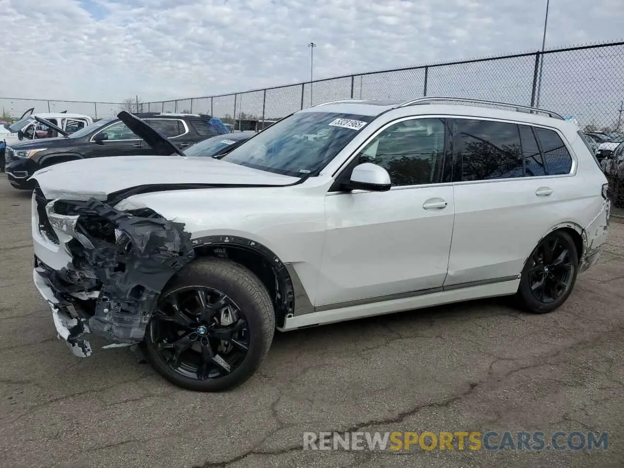 1 Photograph of a damaged car 5UX23EM04S9W98391 BMW X7 2025