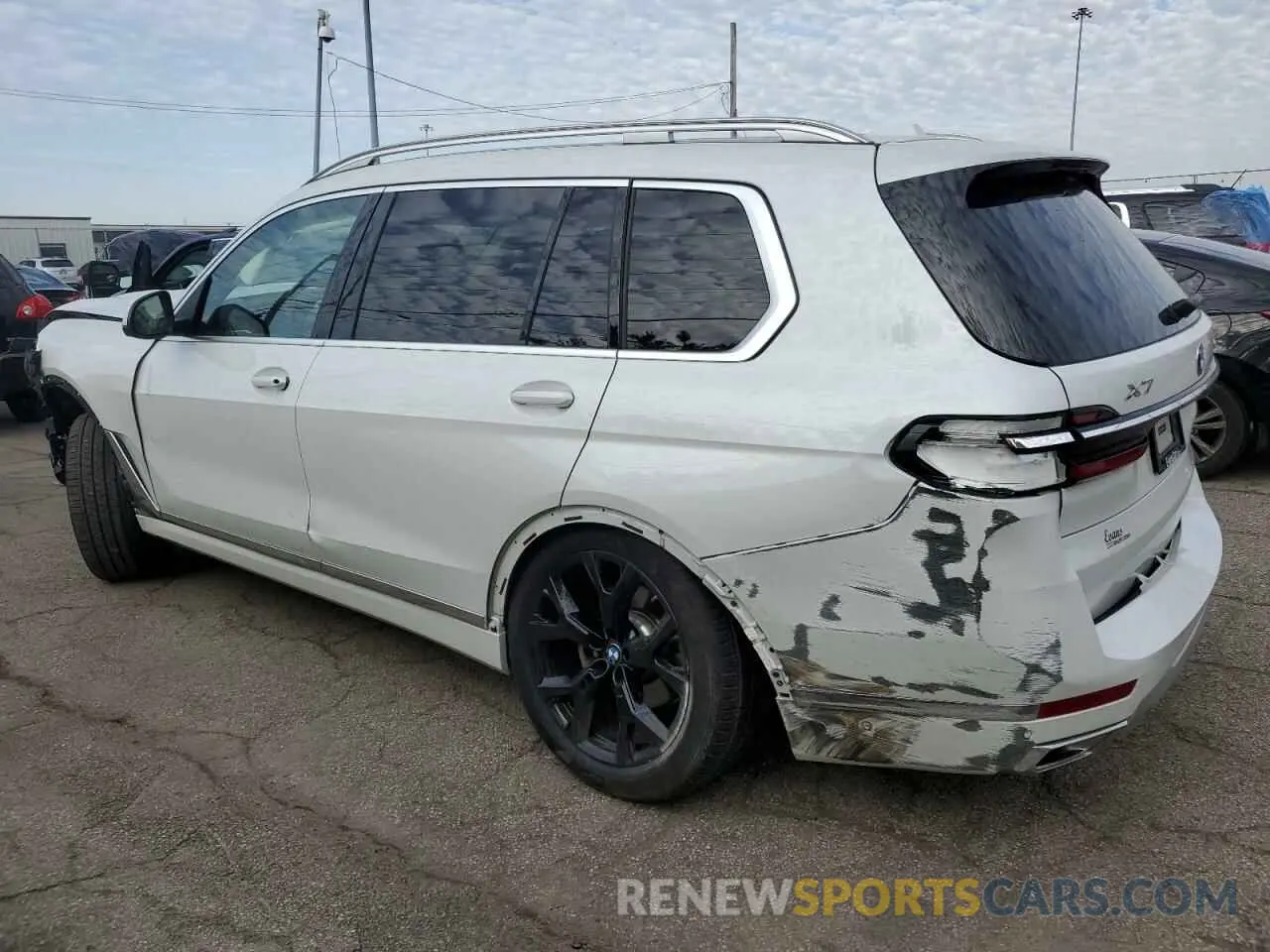 2 Photograph of a damaged car 5UX23EM04S9W98391 BMW X7 2025