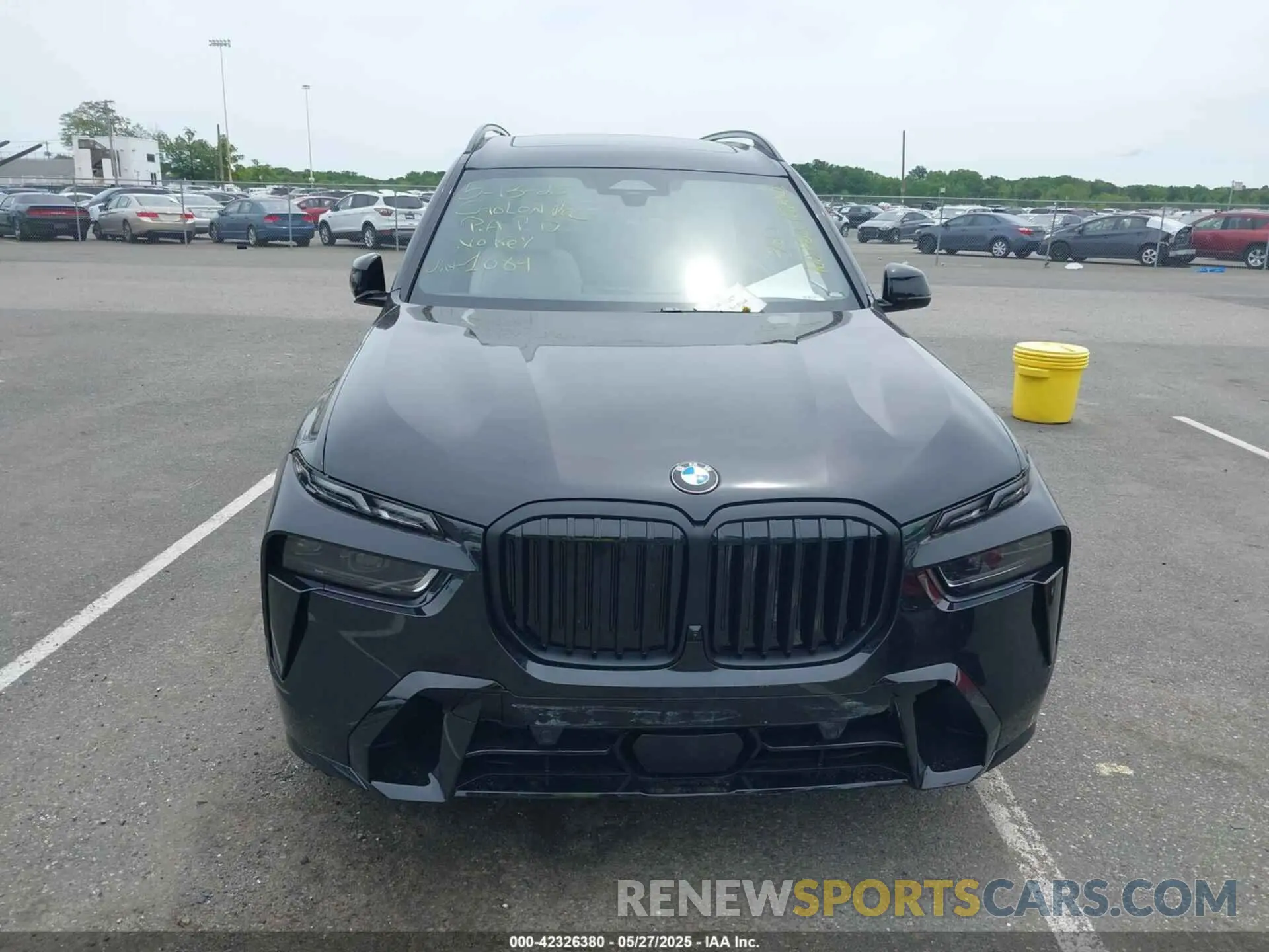 11 Photograph of a damaged car 5UX23EM04S9Y31084 BMW X7 2025