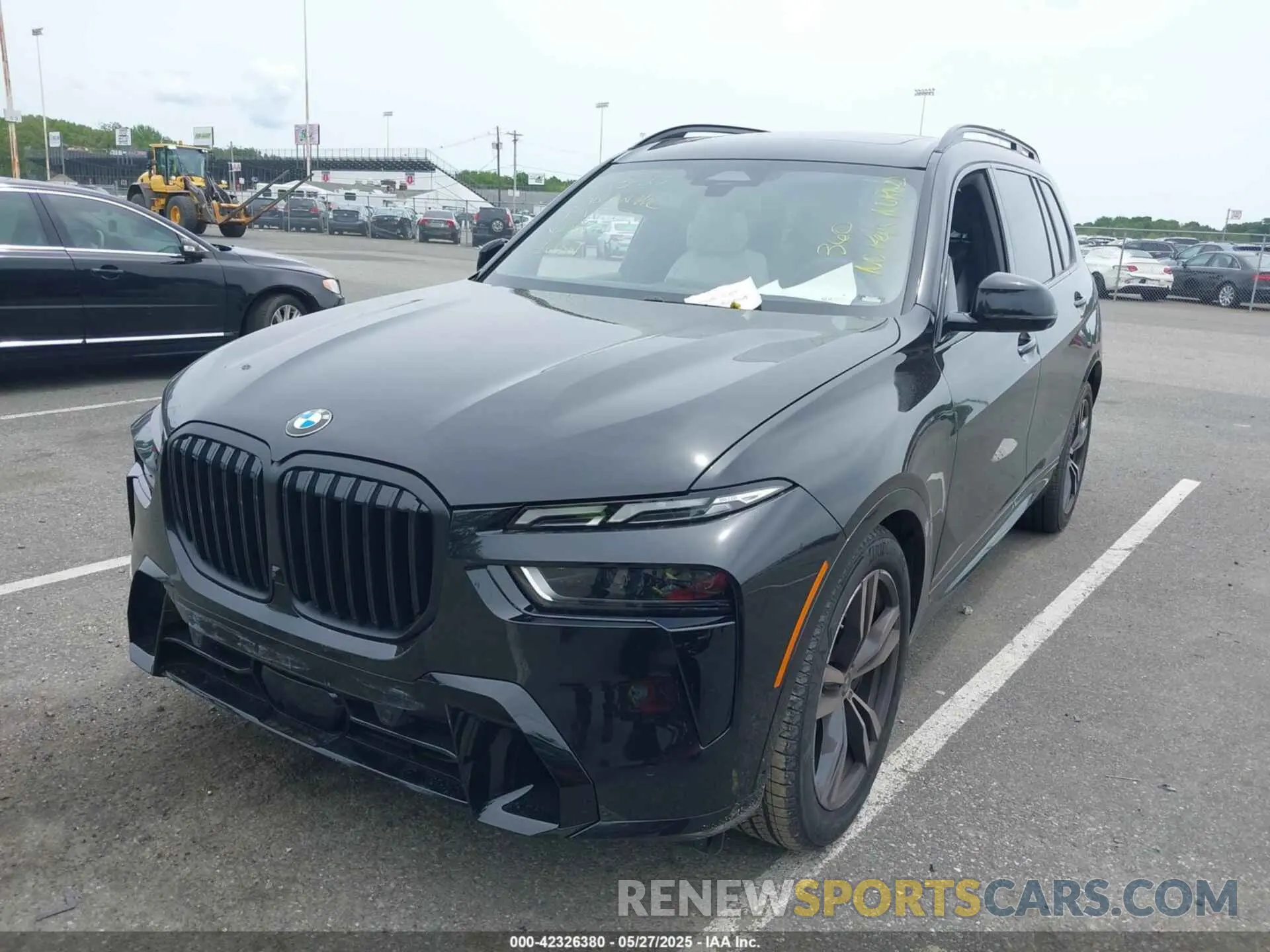 2 Photograph of a damaged car 5UX23EM04S9Y31084 BMW X7 2025