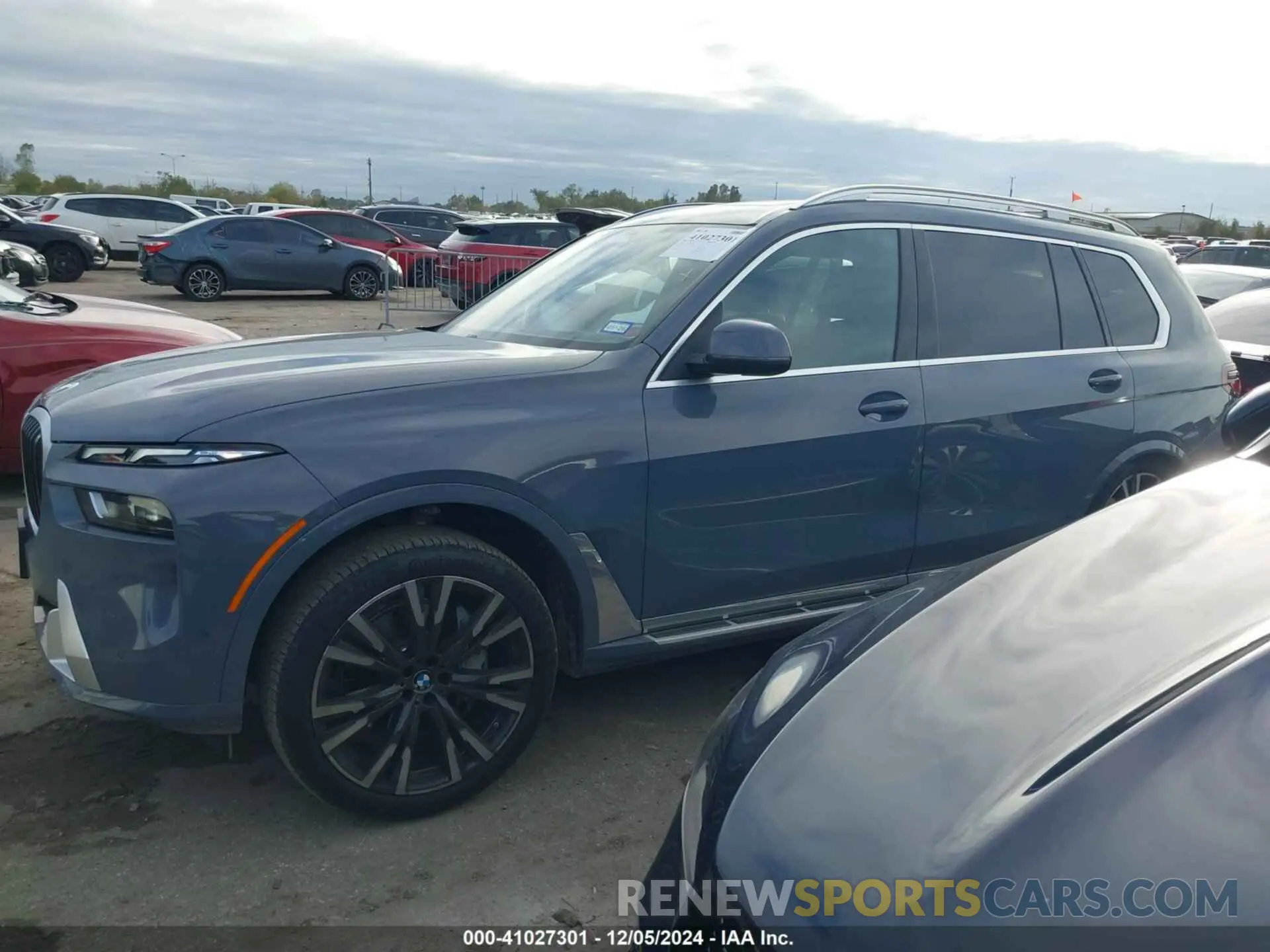15 Photograph of a damaged car 5UX23EM05S9W58322 BMW X7 2025