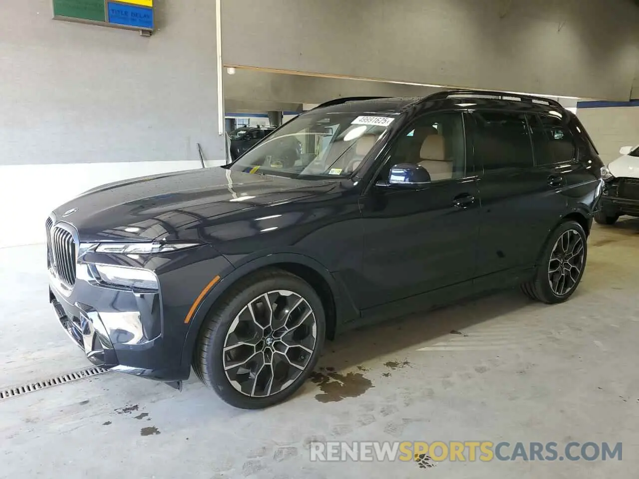 1 Photograph of a damaged car 5UX23EM06S9Y26792 BMW X7 2025