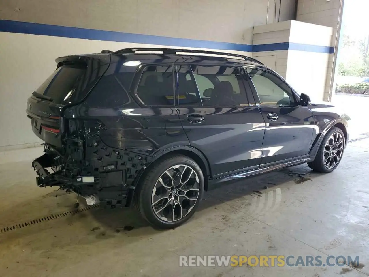 3 Photograph of a damaged car 5UX23EM06S9Y26792 BMW X7 2025