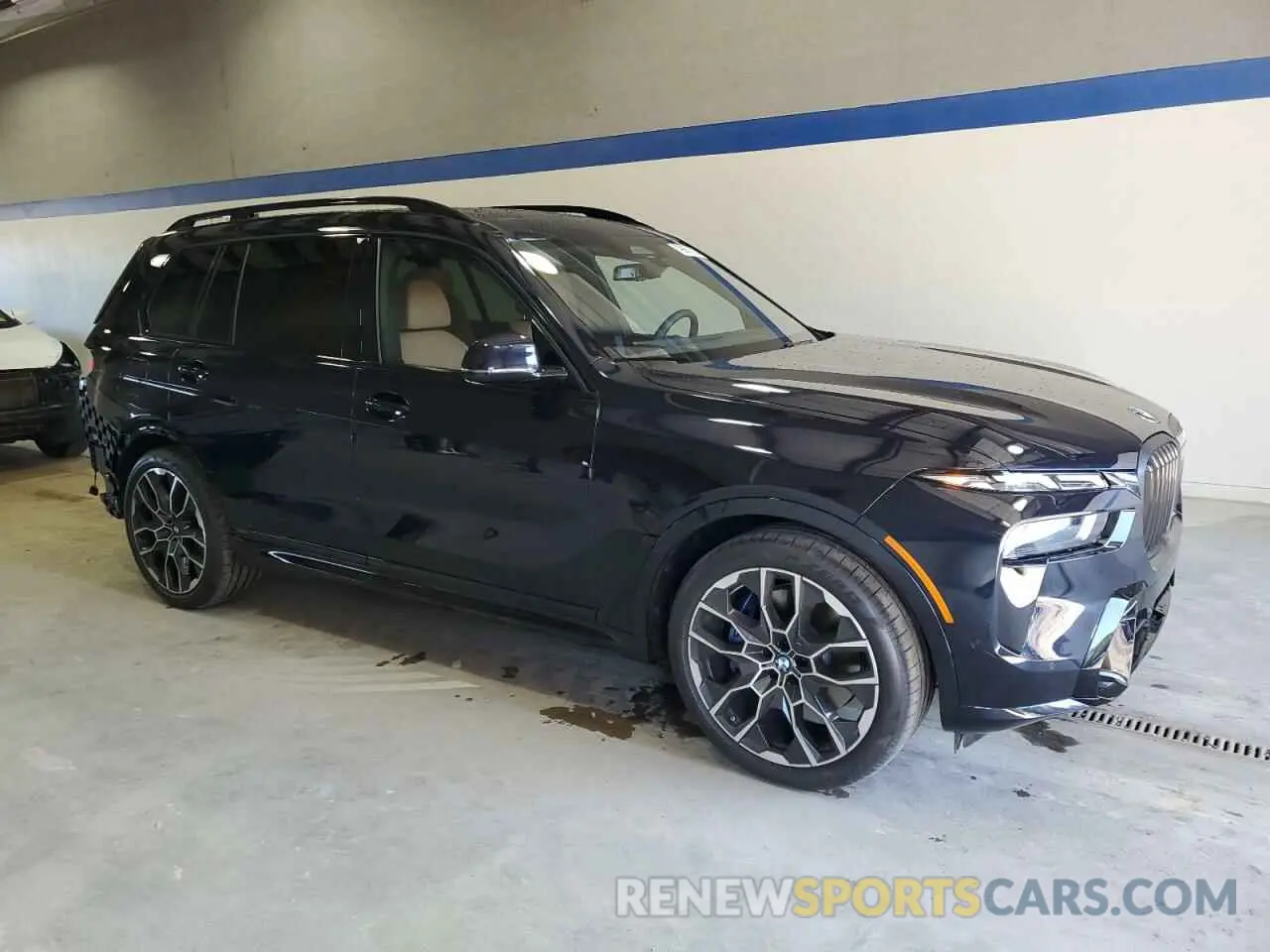4 Photograph of a damaged car 5UX23EM06S9Y26792 BMW X7 2025