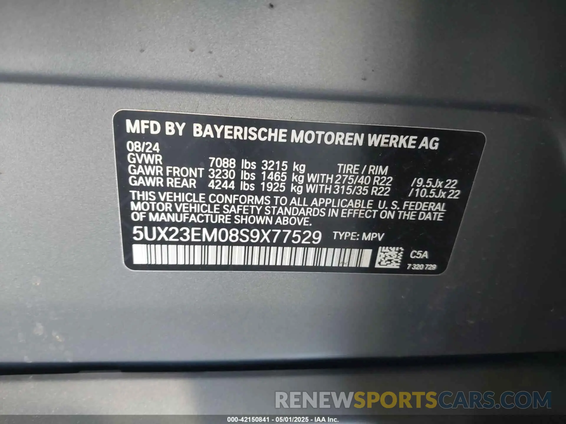 9 Photograph of a damaged car 5UX23EM08S9X77529 BMW X7 2025