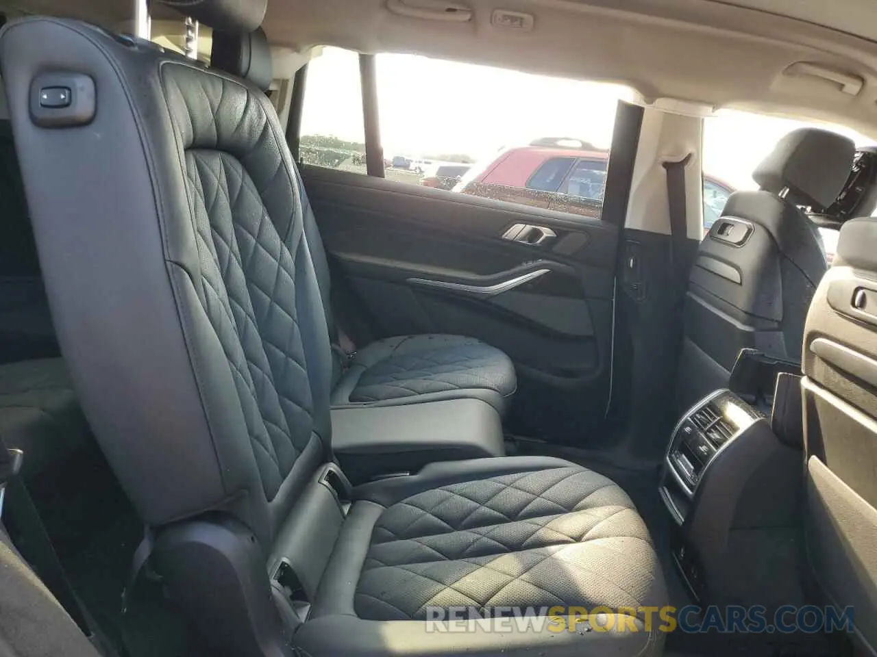 11 Photograph of a damaged car 5UX23EM09S9W38073 BMW X7 2025