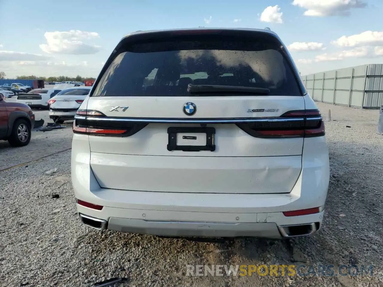 6 Photograph of a damaged car 5UX23EM09S9W38073 BMW X7 2025