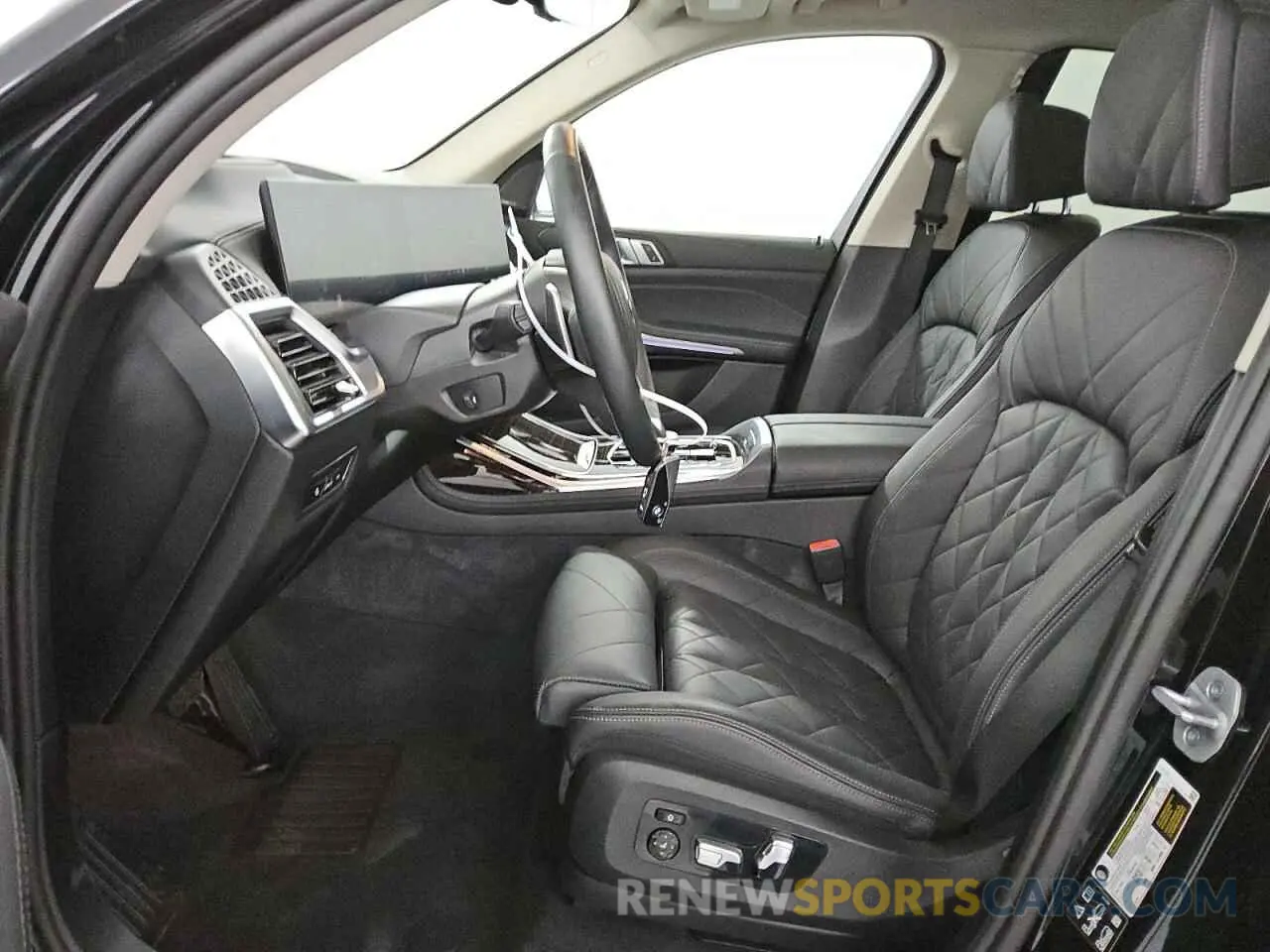 7 Photograph of a damaged car 5UX23EM09S9X05528 BMW X7 2025