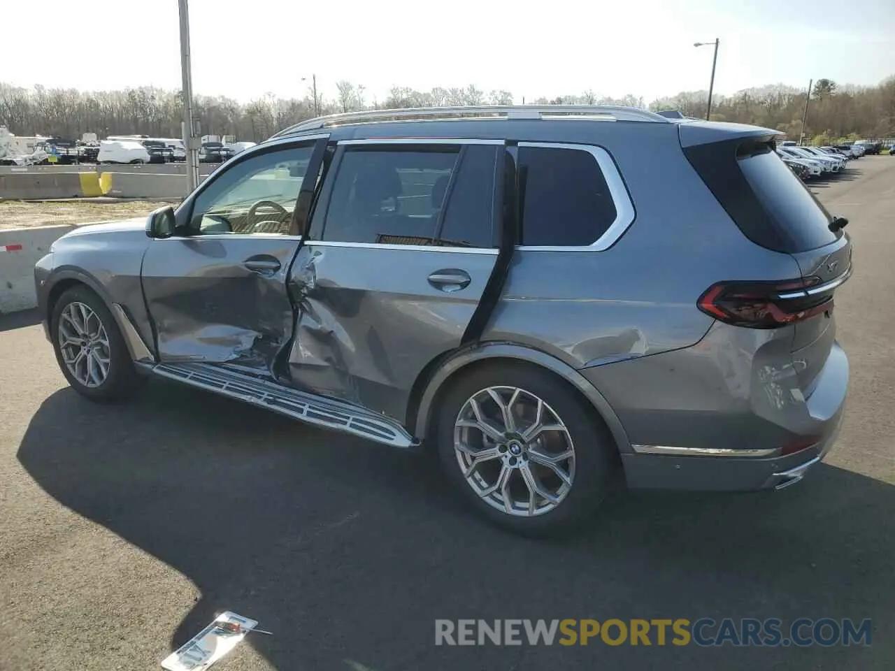 2 Photograph of a damaged car 5UX23EM09S9Z52371 BMW X7 2025