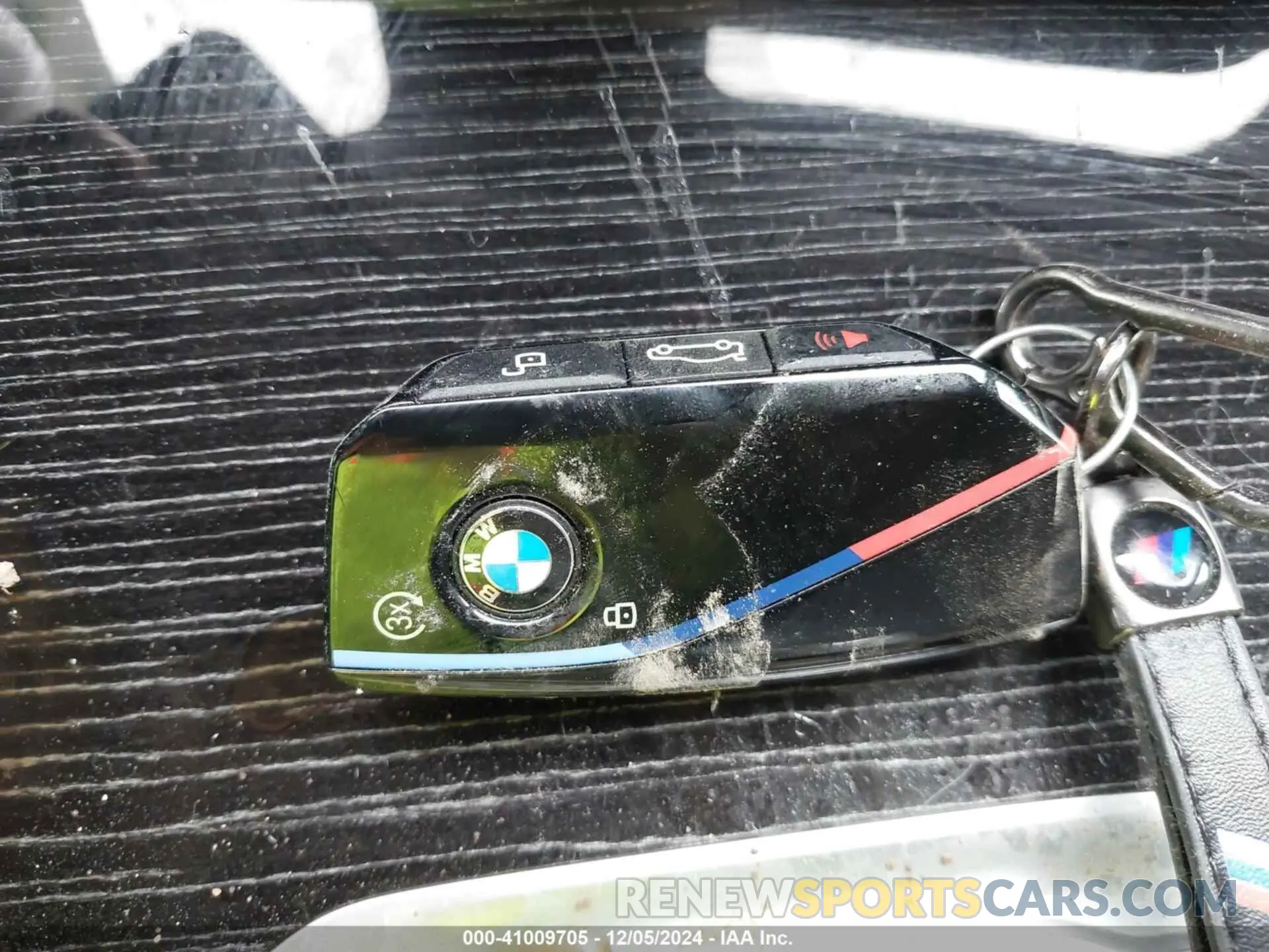 11 Photograph of a damaged car 5UX33EM0XS9X98693 BMW X7 2025