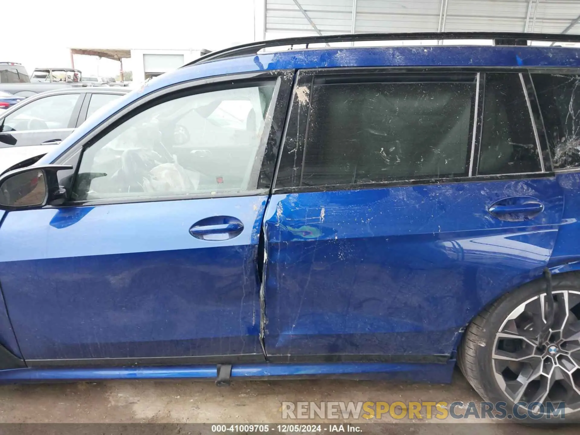 14 Photograph of a damaged car 5UX33EM0XS9X98693 BMW X7 2025