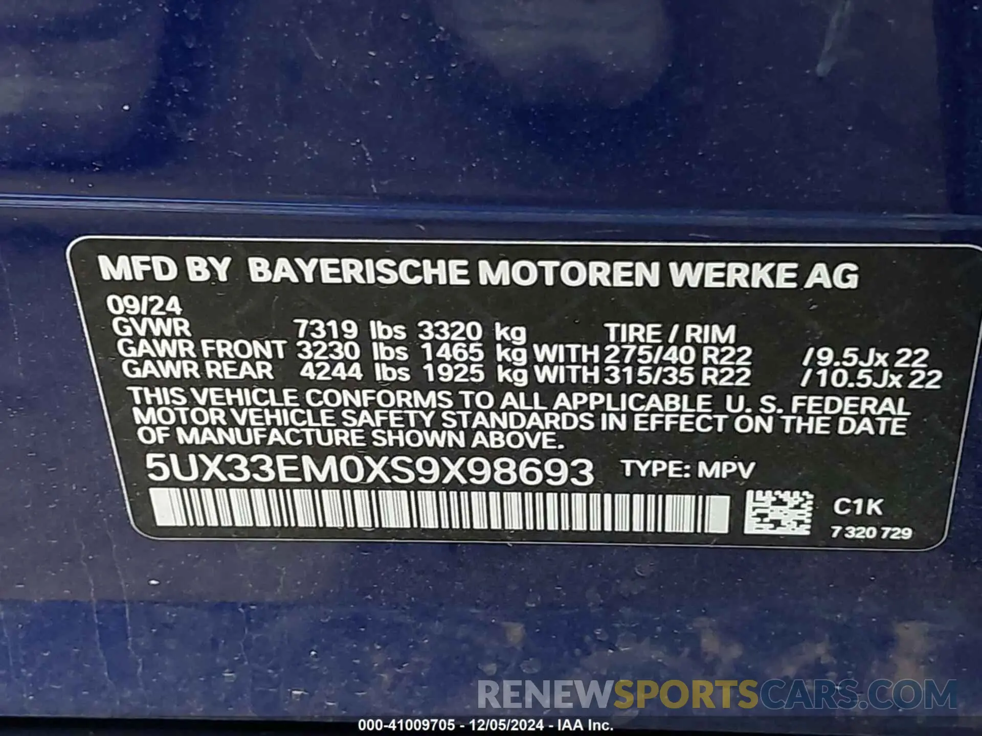 9 Photograph of a damaged car 5UX33EM0XS9X98693 BMW X7 2025