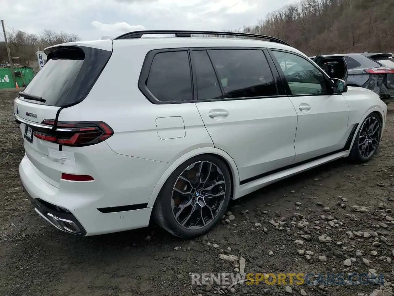 3 Photograph of a damaged car 5UX33EM07P9P54139 BMW X7 M60I 2023