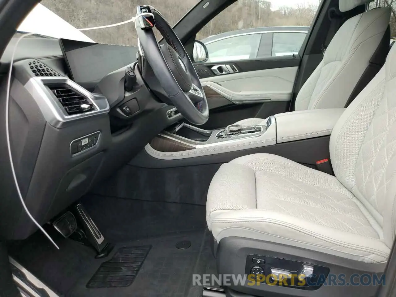 7 Photograph of a damaged car 5UX33EM07P9P54139 BMW X7 M60I 2023