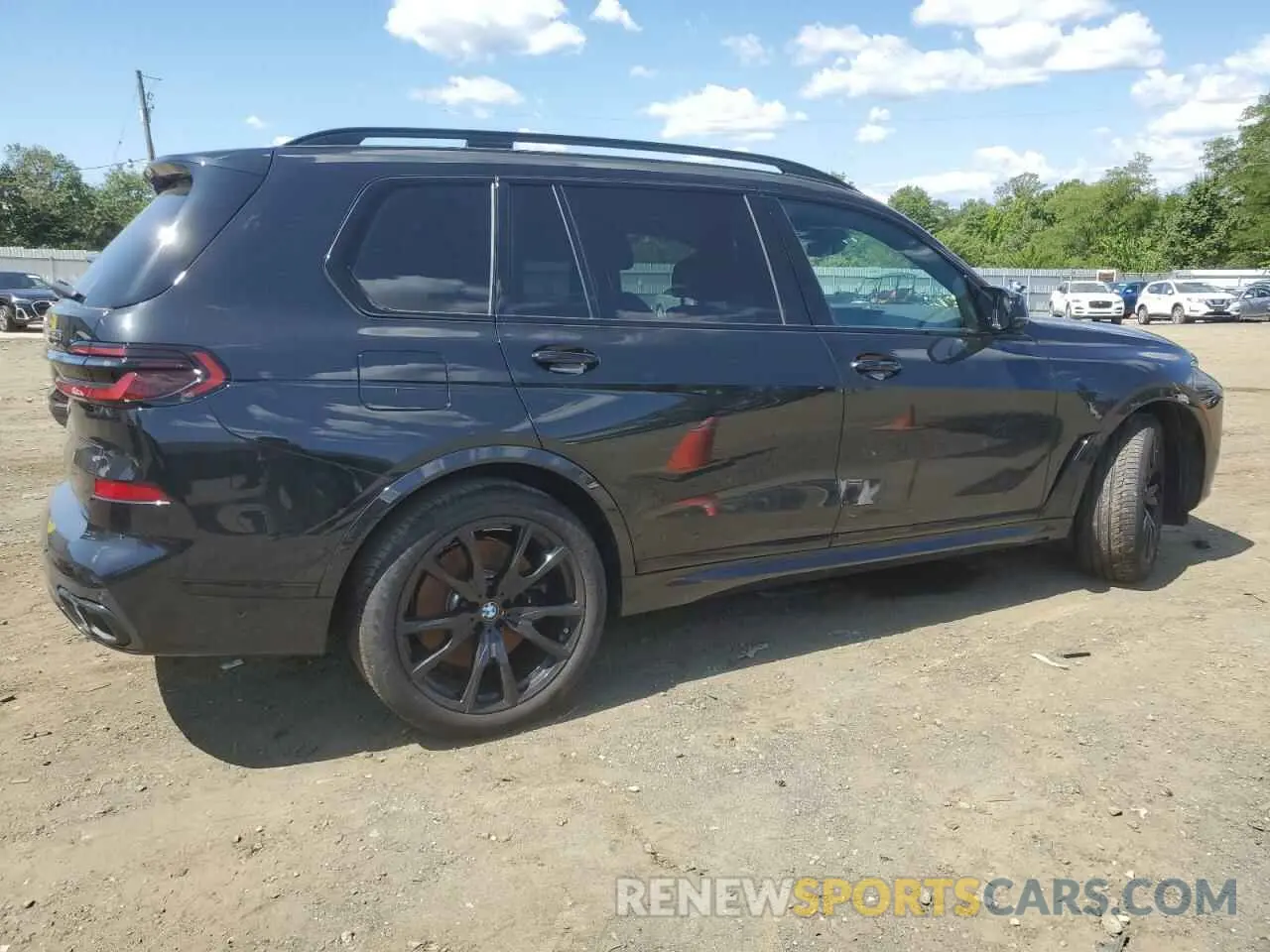 3 Photograph of a damaged car 5UX33EM03R9S85067 BMW X7 M60I 2024