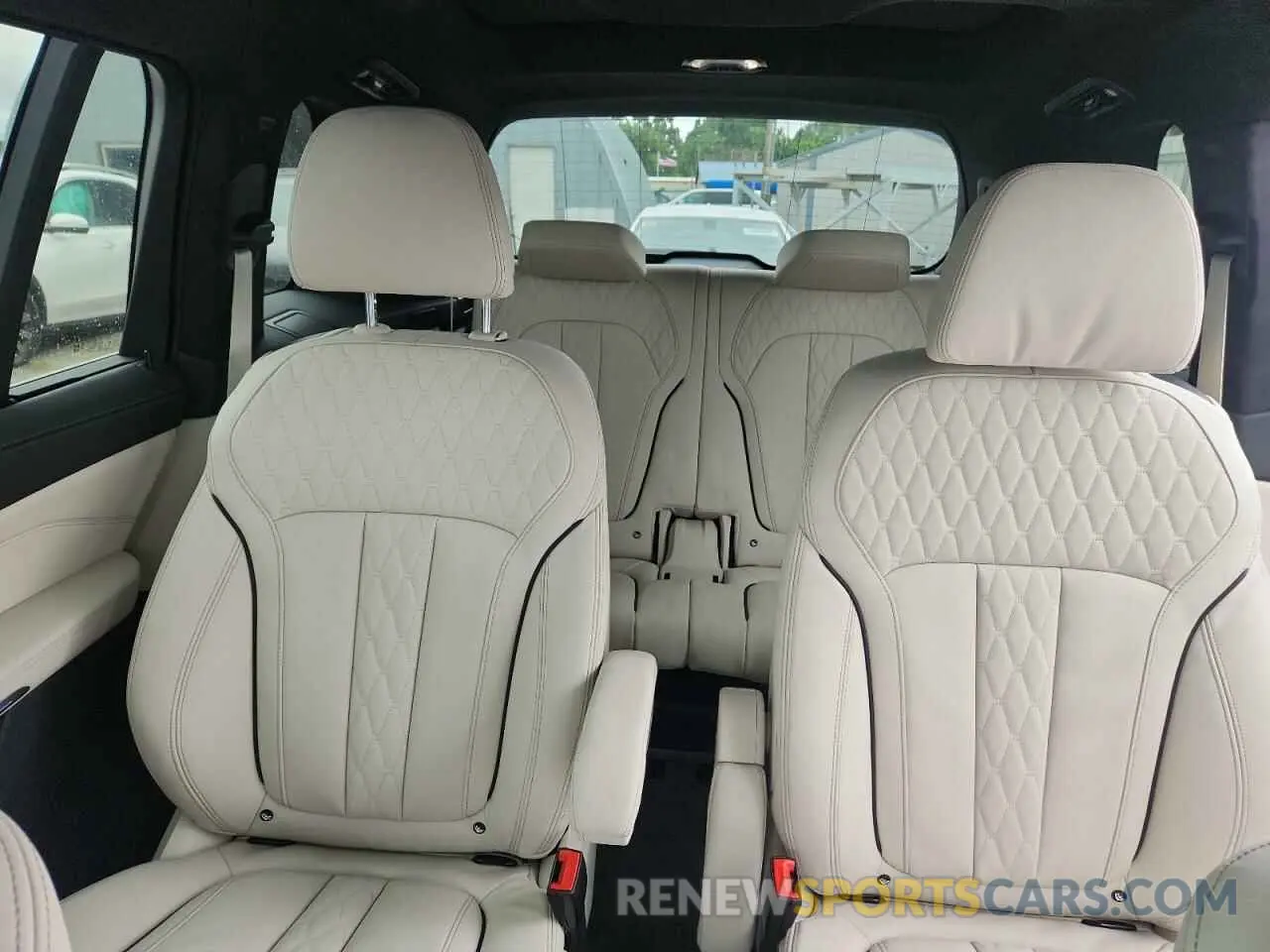 10 Photograph of a damaged car 5UX33EM0XR9W00155 BMW X7 M60I 2024
