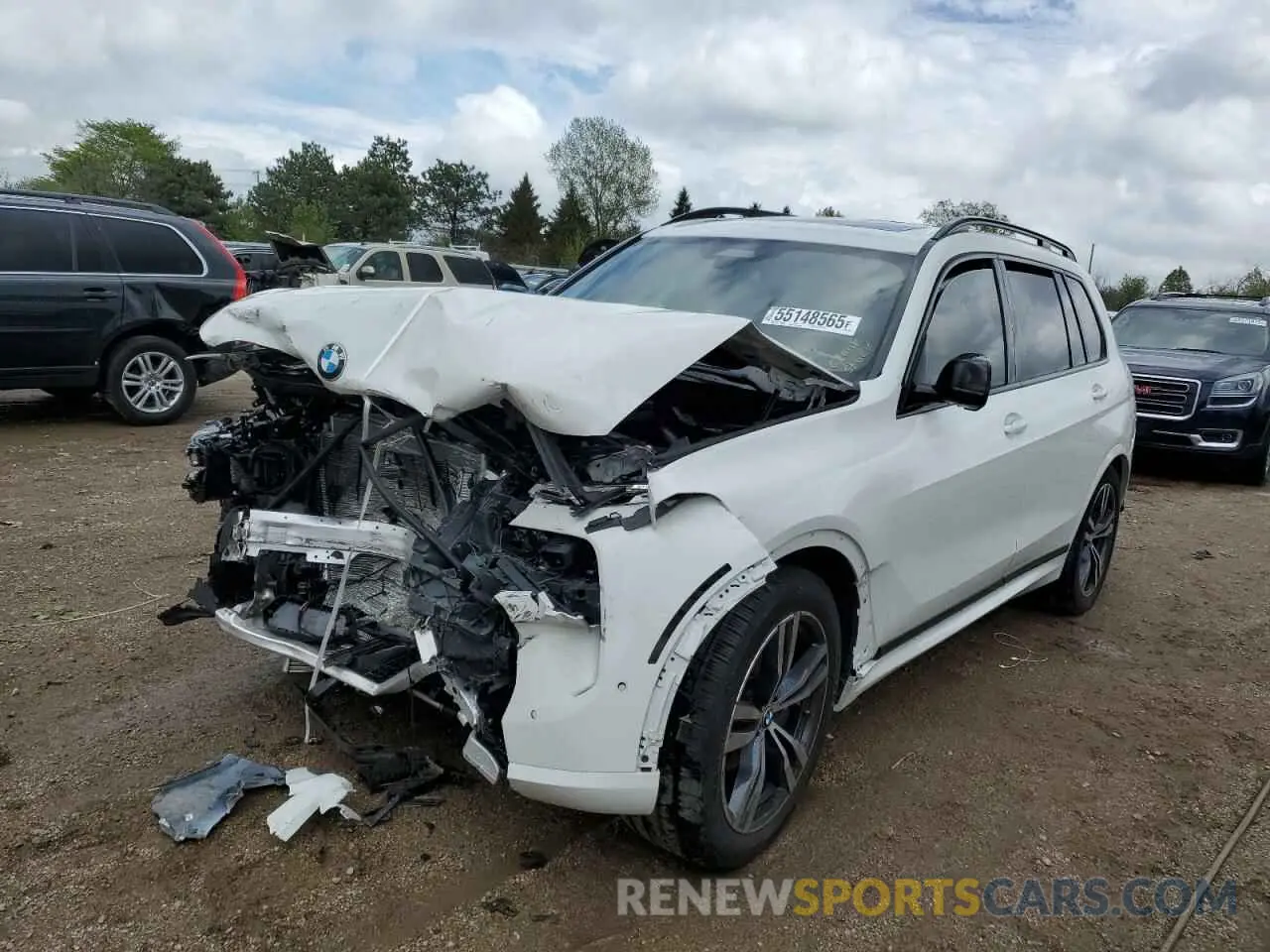 1 Photograph of a damaged car 5UX33EM04S9W66870 BMW X7 M60I 2025
