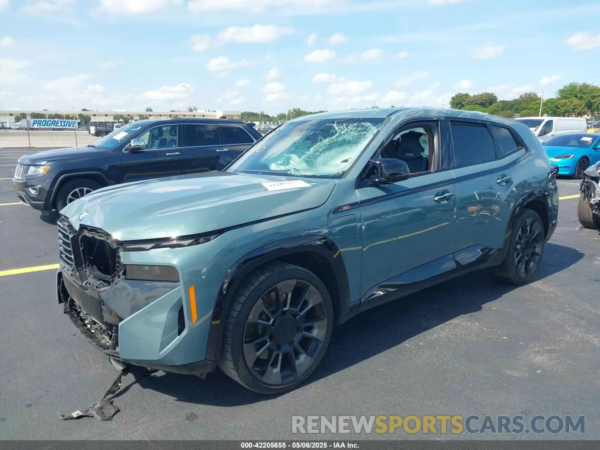 2 Photograph of a damaged car 5YM23CS00P9R58616 BMW XM 2023