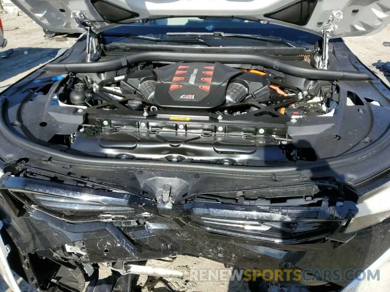 13 Photograph of a damaged car 5YM23CS08P9S67088 BMW XM 2023