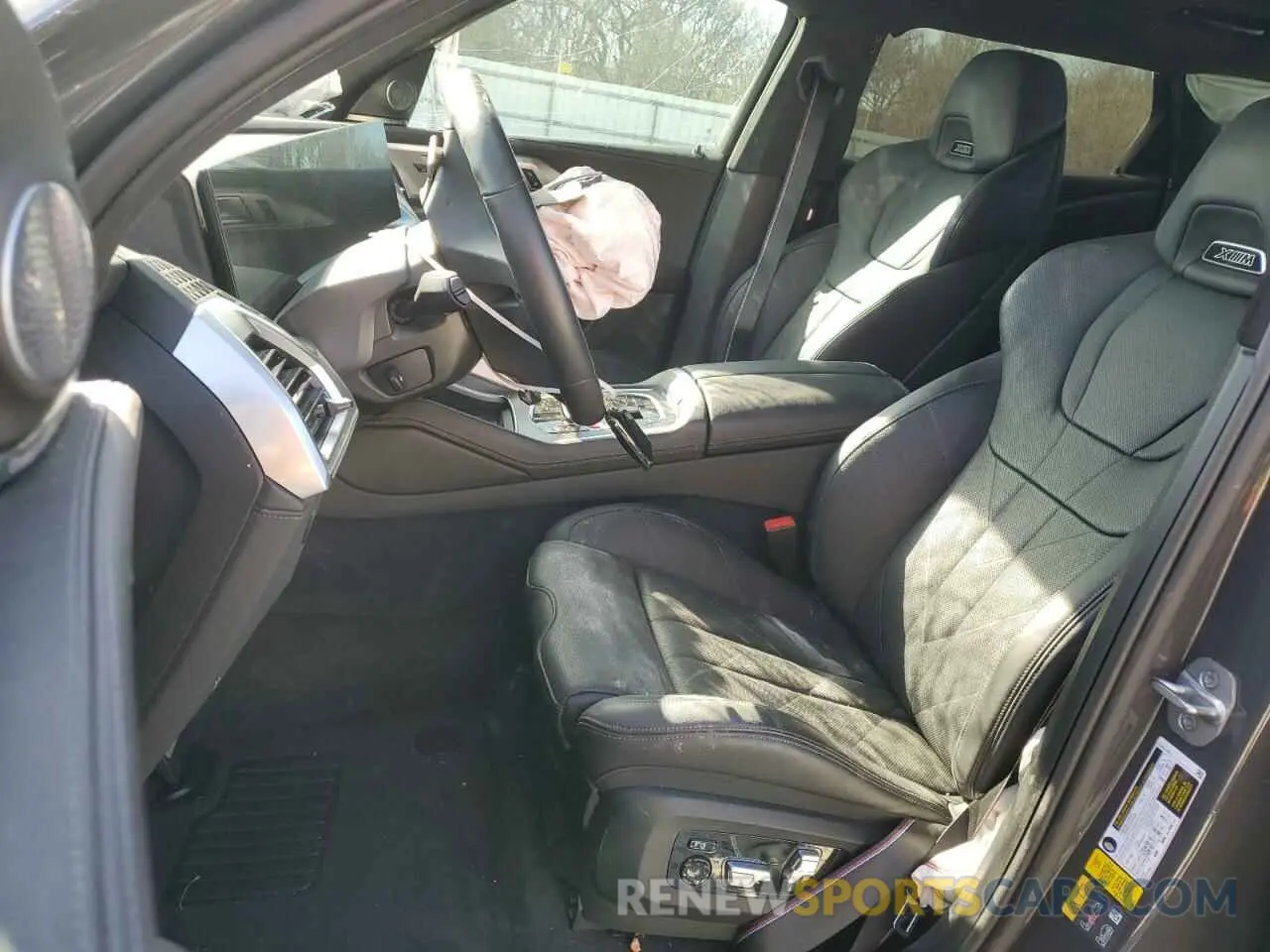 7 Photograph of a damaged car 5YM23CS09P9S54169 BMW XM 2023