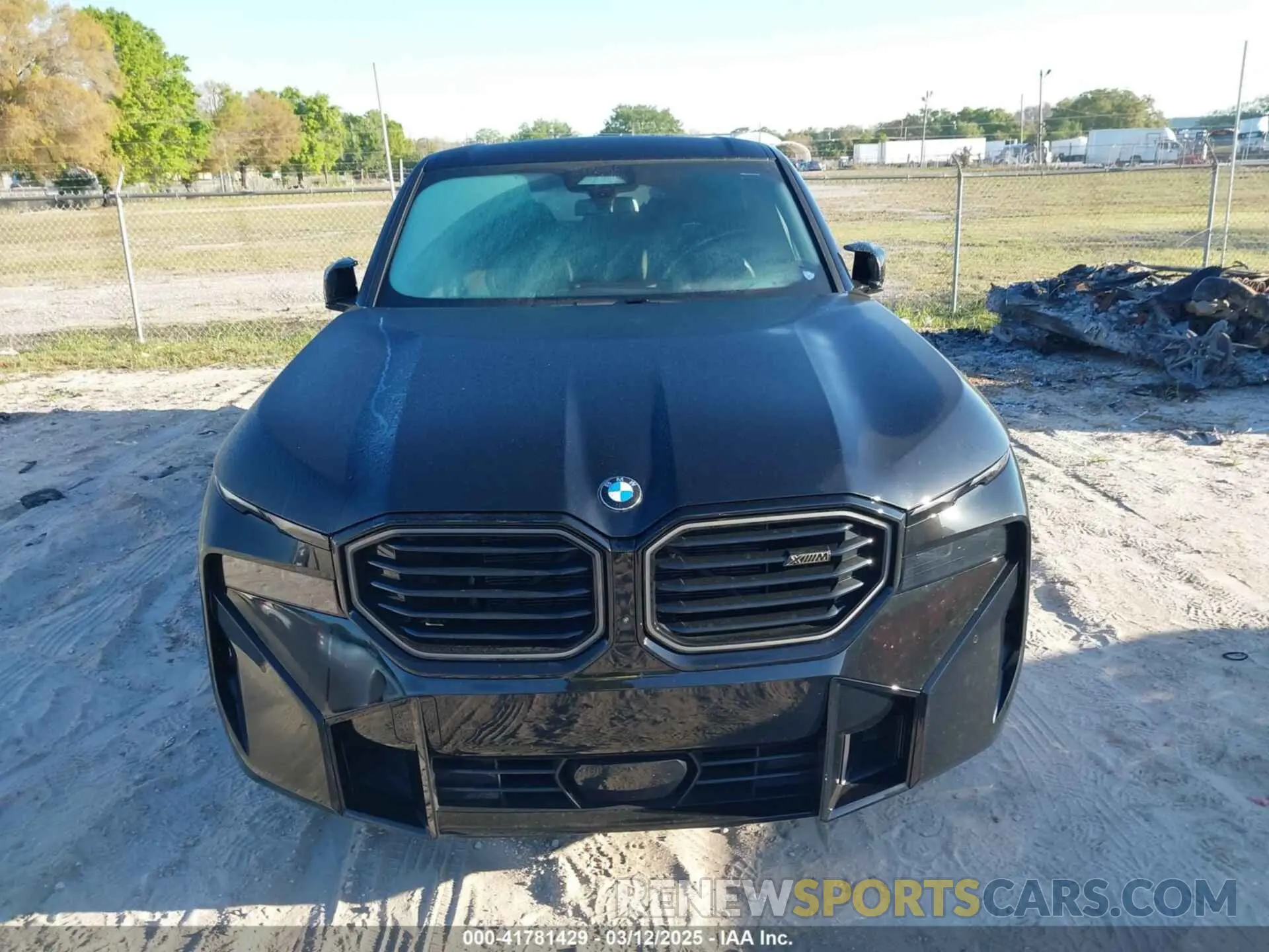 6 Photograph of a damaged car 5YM23CS0XR9U58952 BMW XM 2024