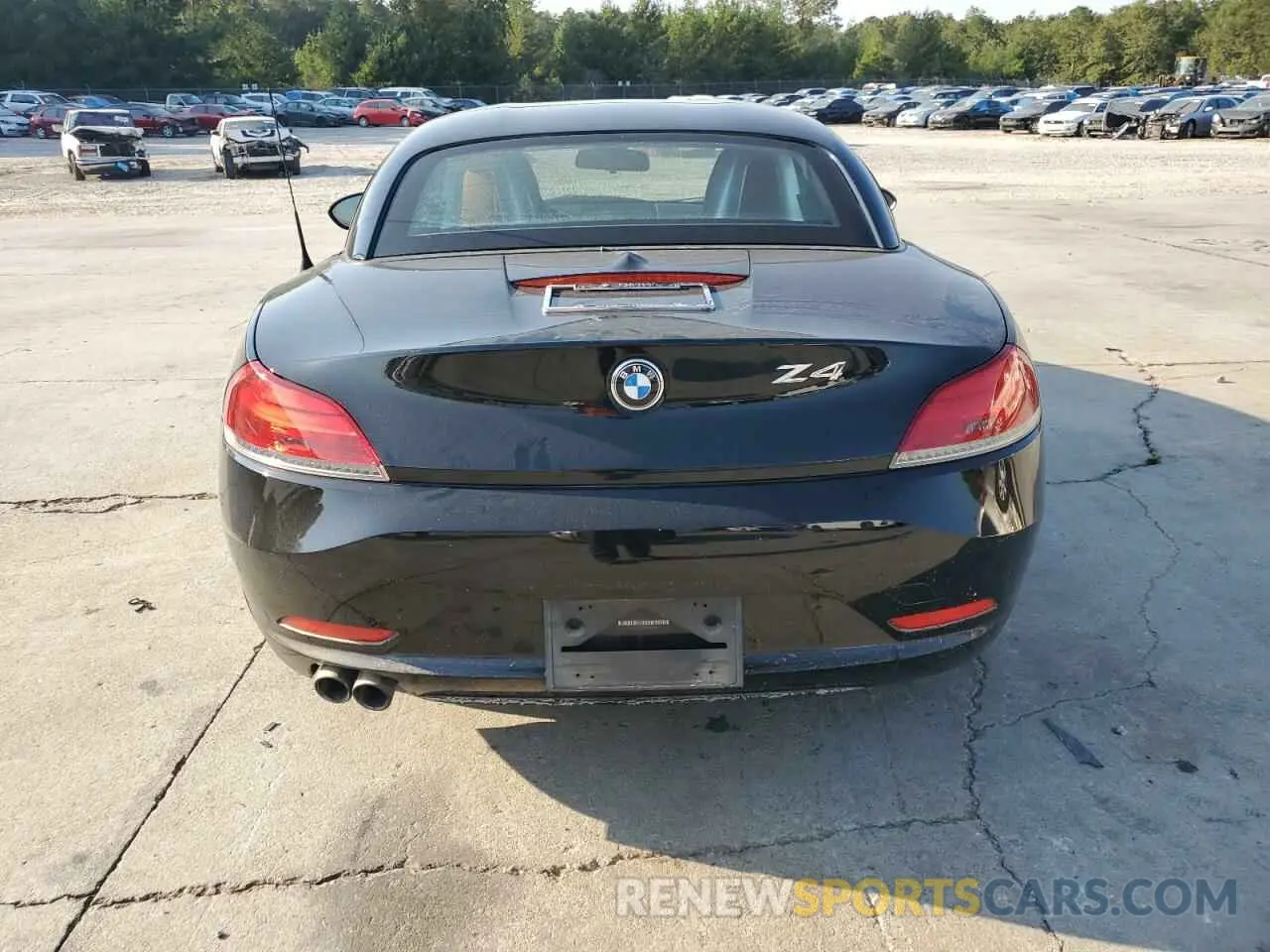 6 Photograph of a damaged car WBALM5C59BE378391 BMW Z4 2011