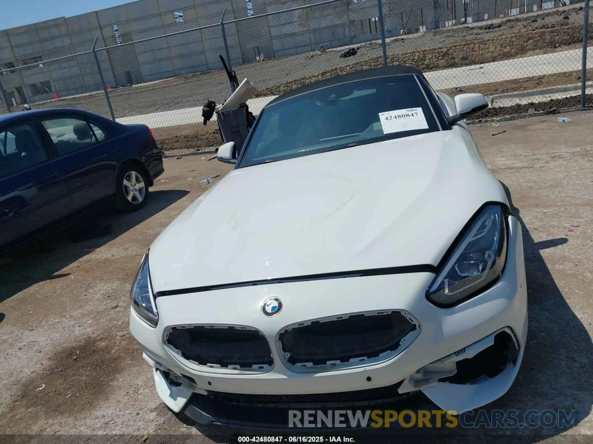 11 Photograph of a damaged car WBAHF3C04LWW76724 BMW Z4 2020