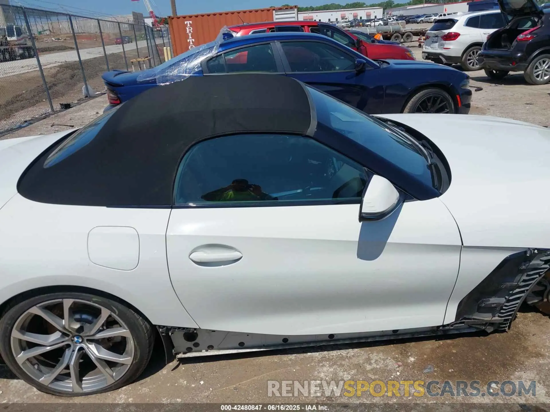 12 Photograph of a damaged car WBAHF3C04LWW76724 BMW Z4 2020