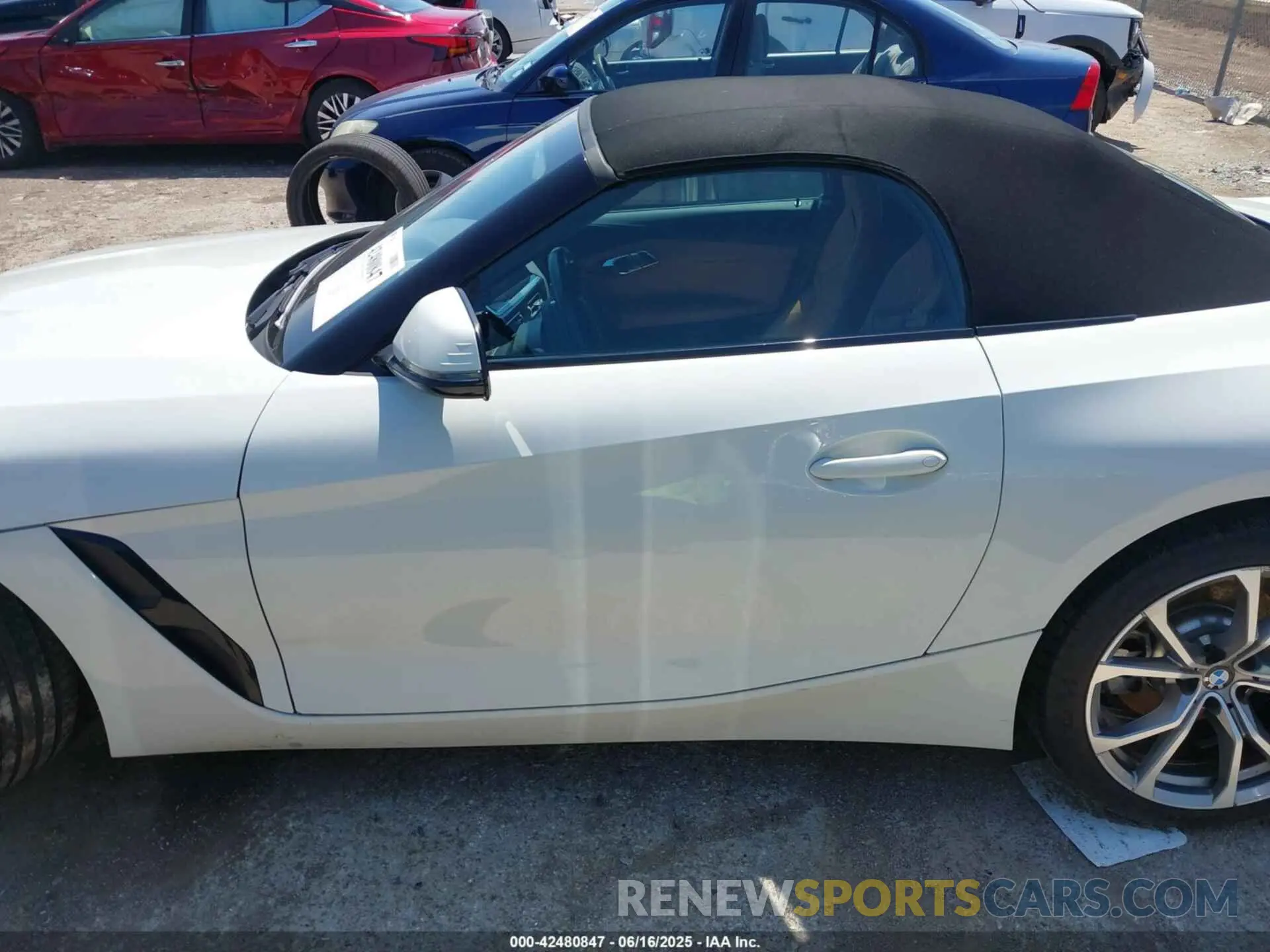13 Photograph of a damaged car WBAHF3C04LWW76724 BMW Z4 2020