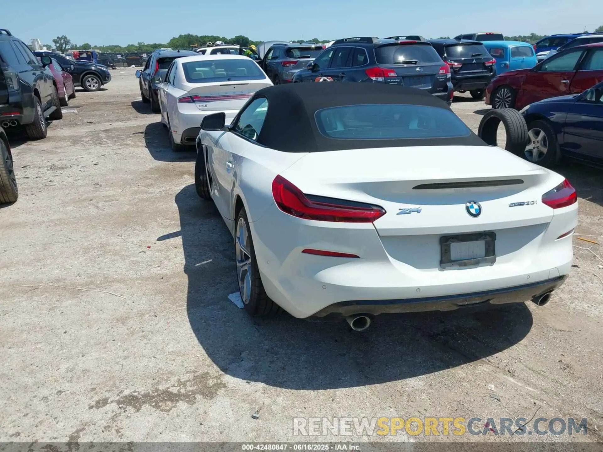 3 Photograph of a damaged car WBAHF3C04LWW76724 BMW Z4 2020