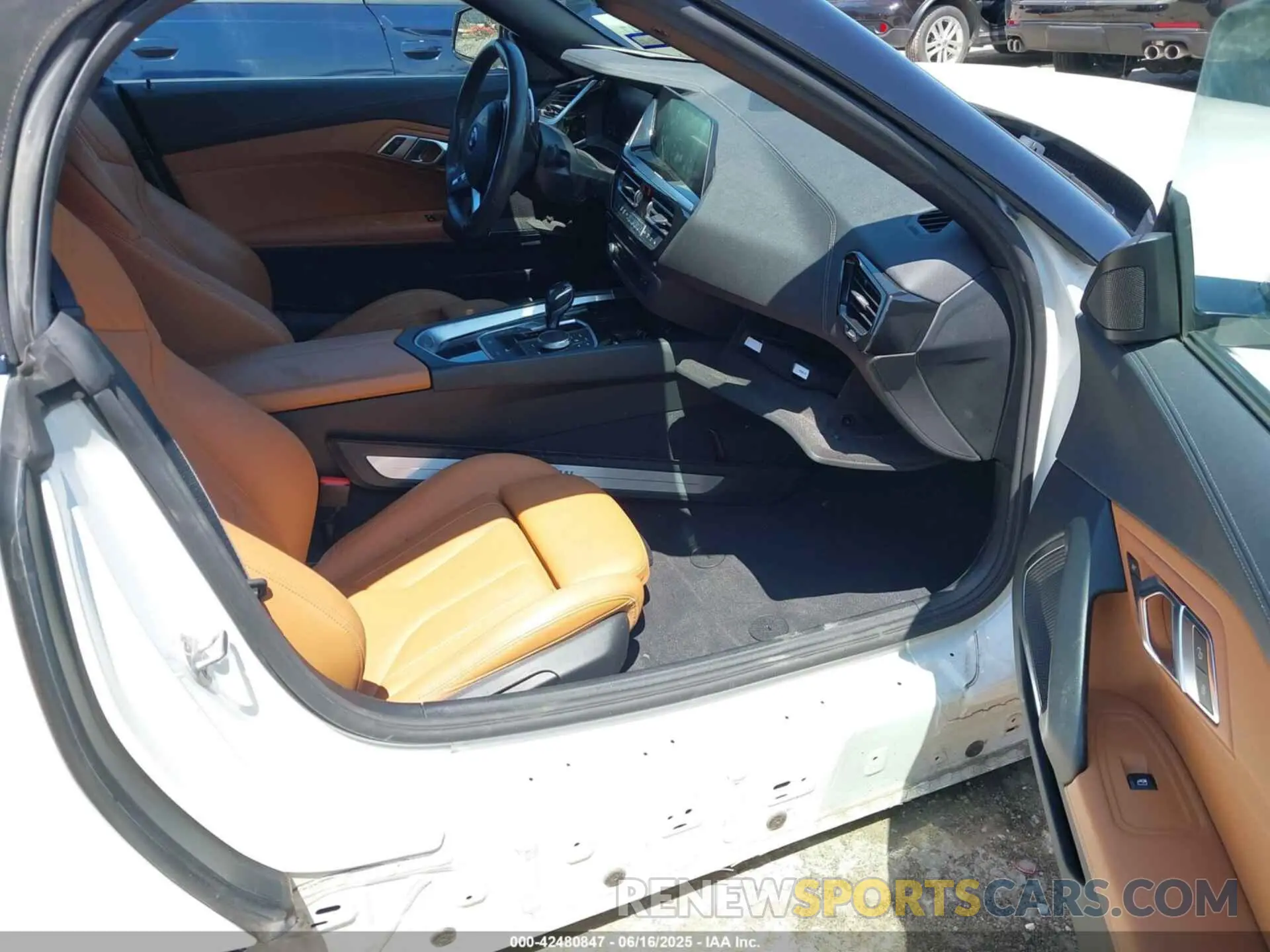 5 Photograph of a damaged car WBAHF3C04LWW76724 BMW Z4 2020