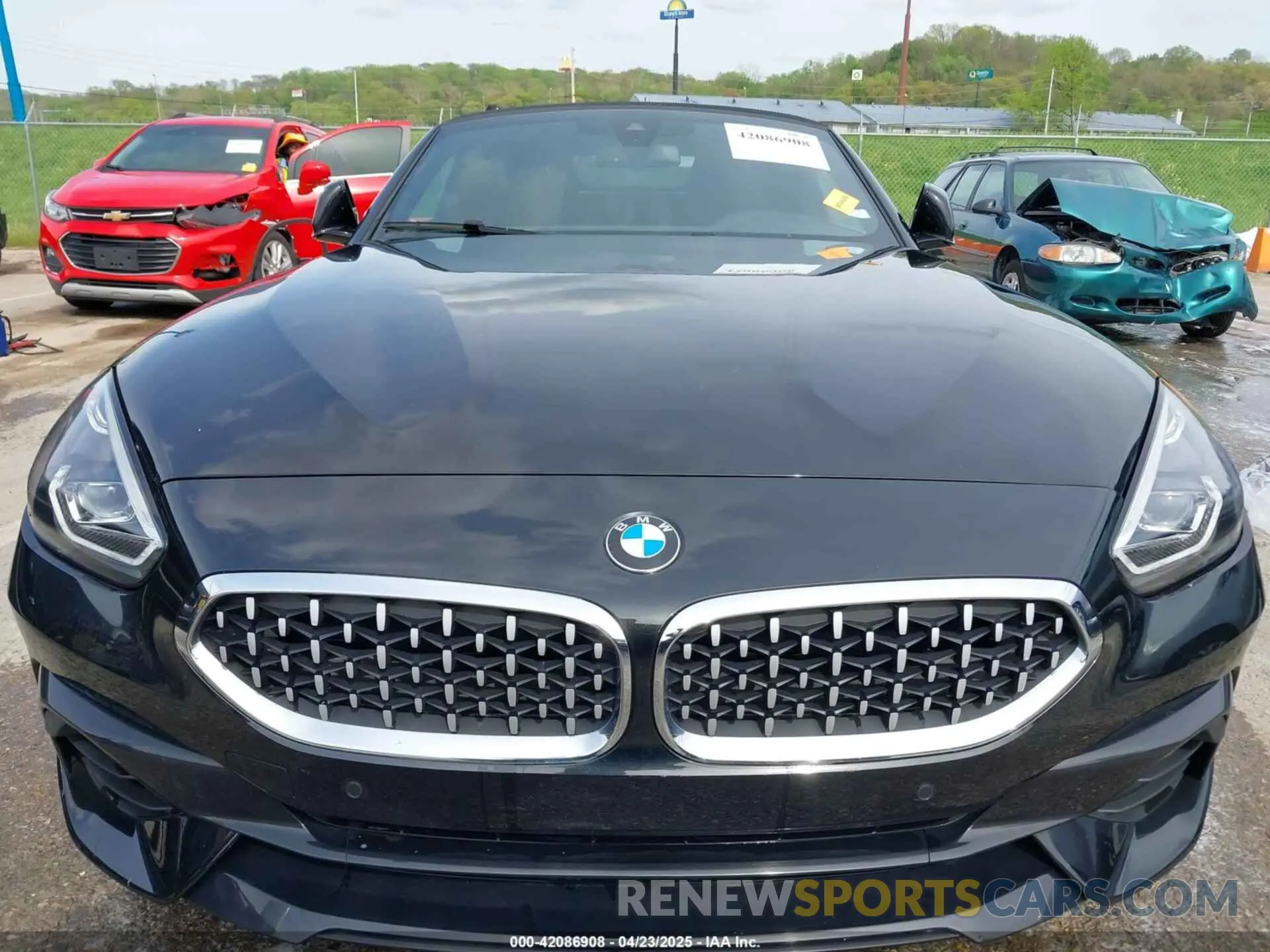 12 Photograph of a damaged car WBAHF3C06LWW54465 BMW Z4 2020