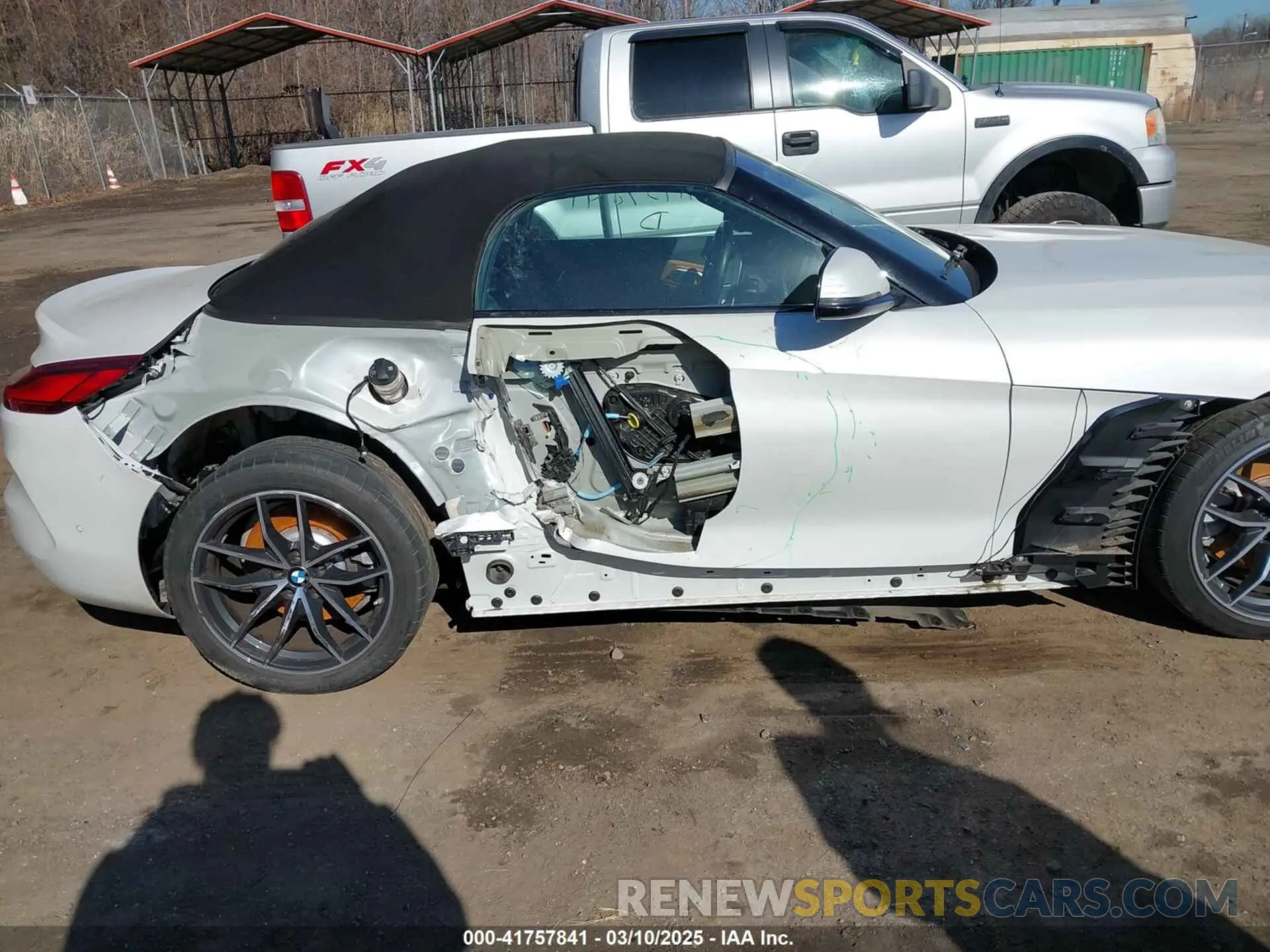 19 Photograph of a damaged car WBAHF3C09LWW54993 BMW Z4 2020